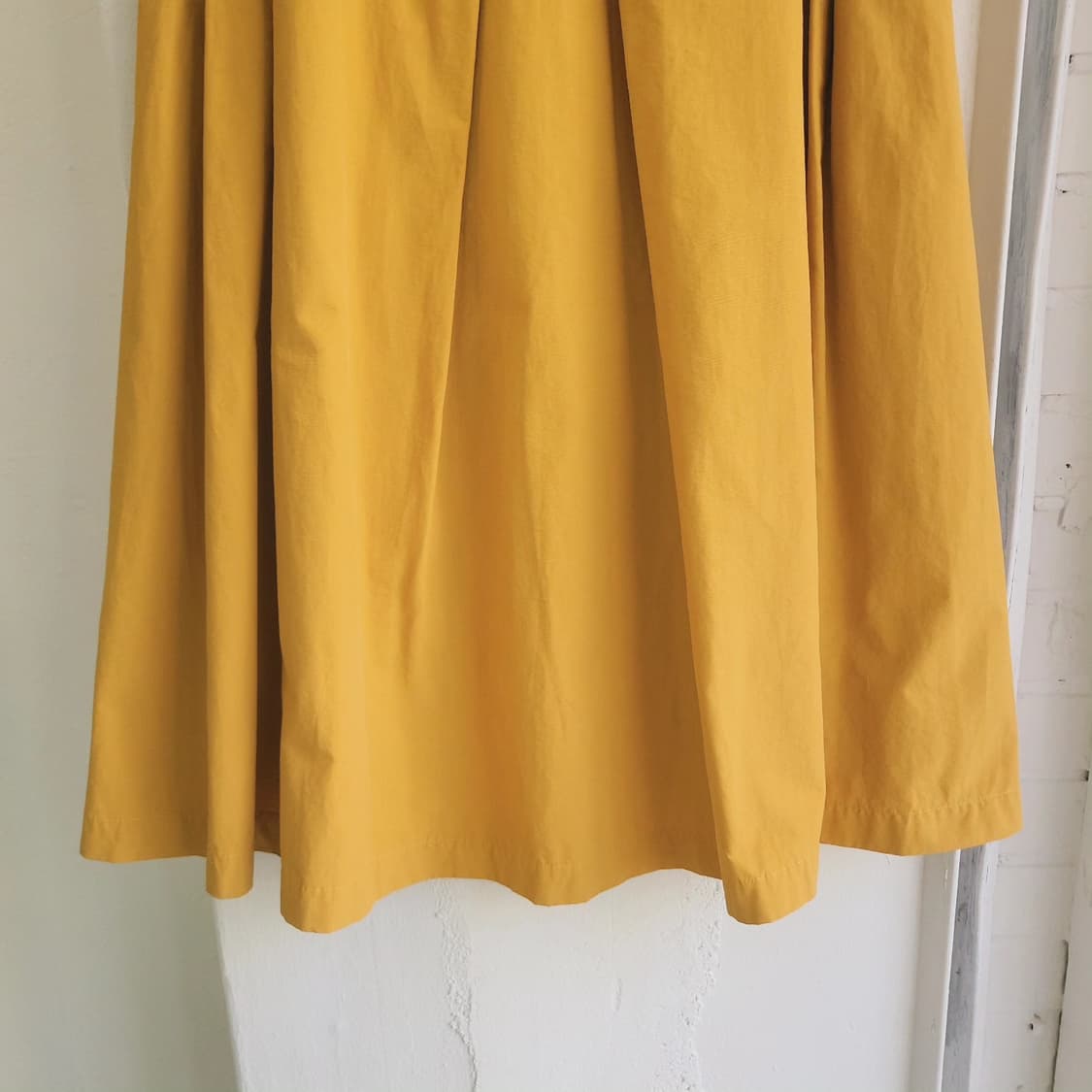 Milkfed 머스터드 핀턱 플레어 스커트 상품이미지5