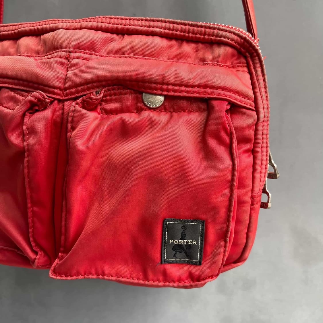 포터 탱커 크로스백 레드 상품이미지3