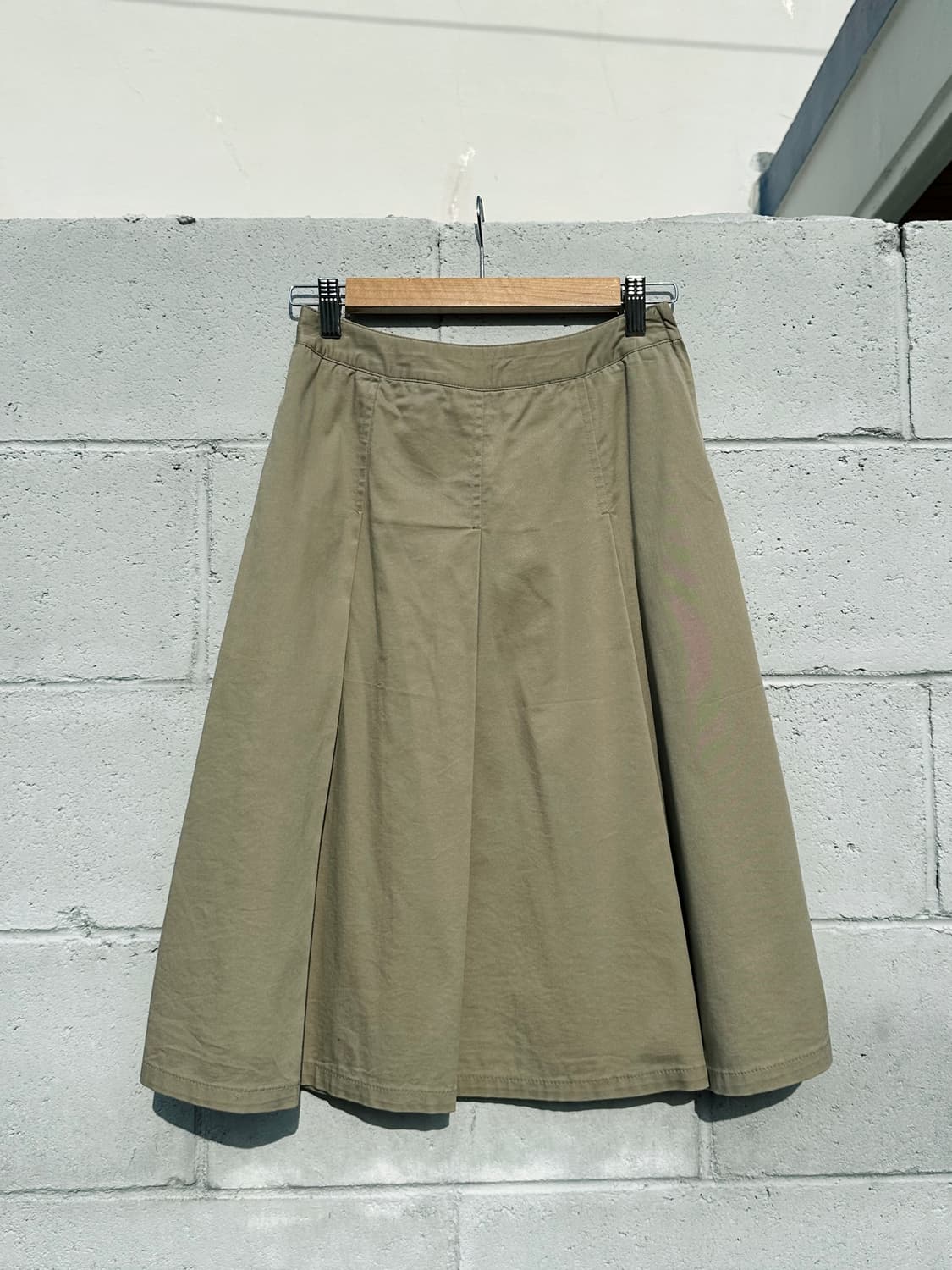 베이지 주름 미디스커트 상품이미지4