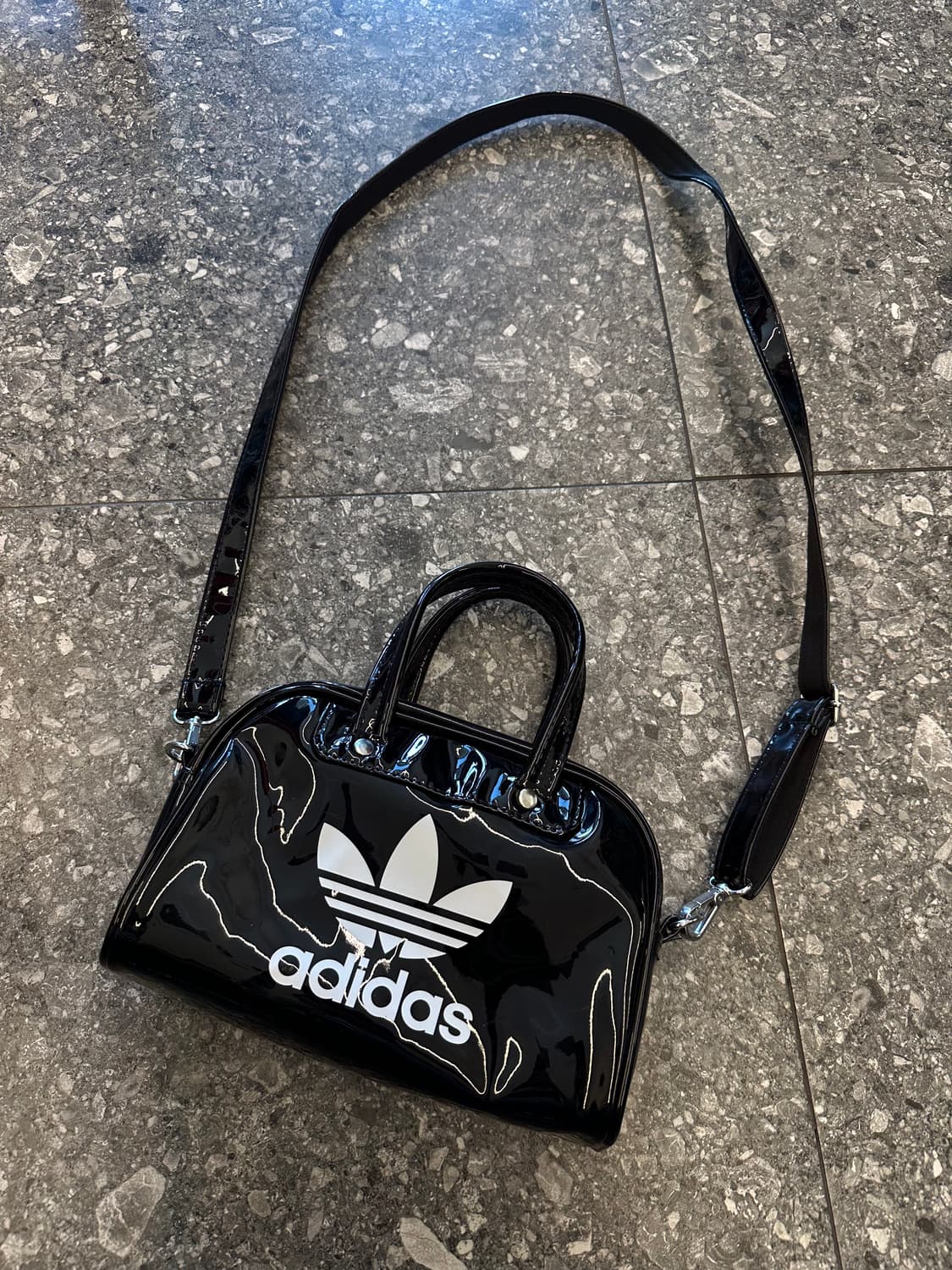 아디다스 미니 볼링 크로스백 처분  상품이미지1