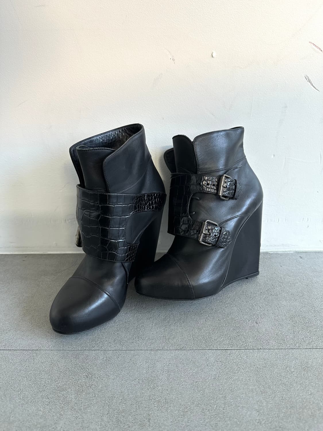 사카이 블랙 버클 레더 웨지부츠 상품이미지1