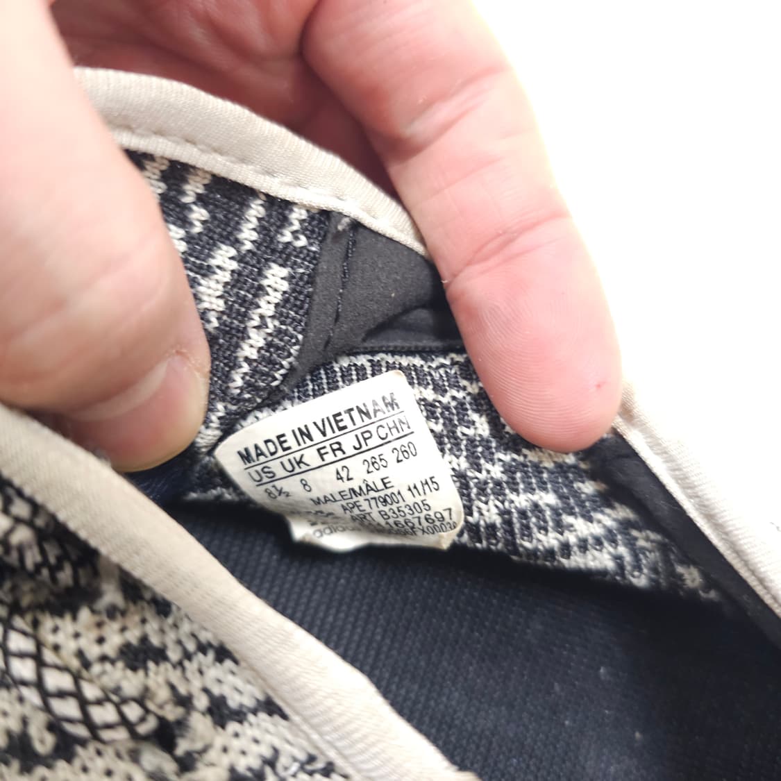 아디다스 이지부스트 350 V1

터틀도브 상품이미지6