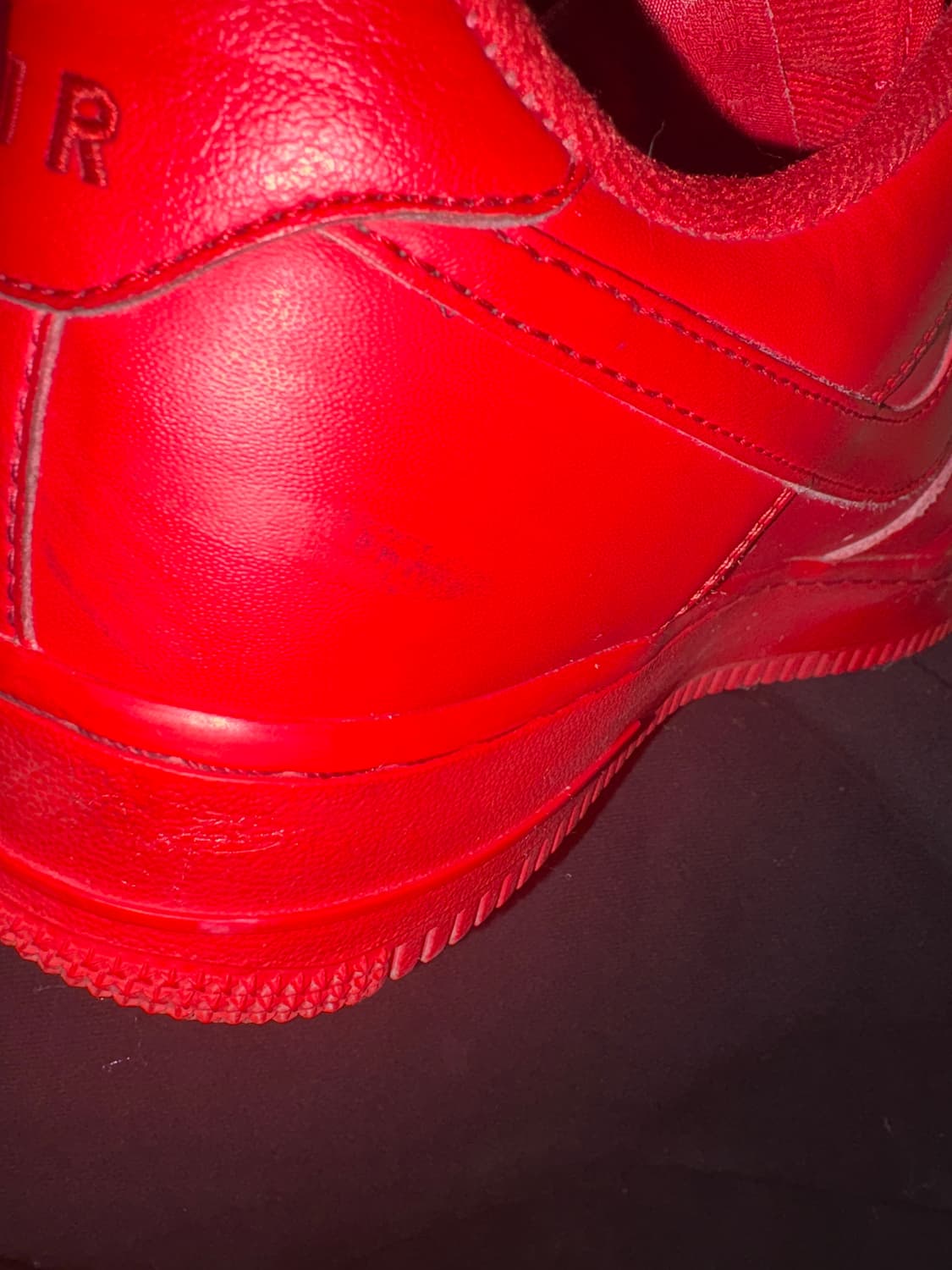 나이키 에어포스1 트리플 레드 270 상품이미지5