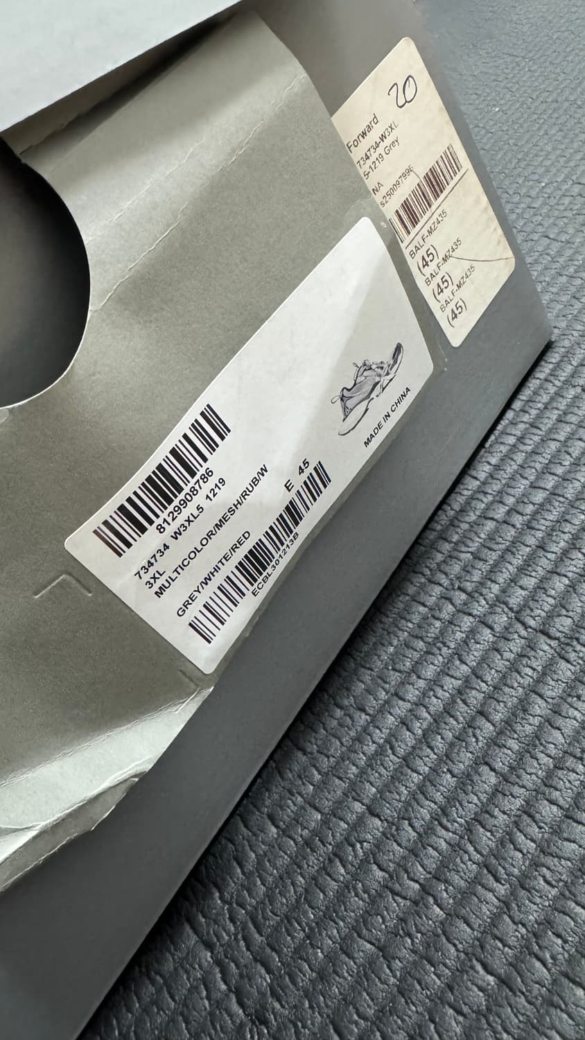 발렌시아가 3XL 그레이화이트레드 45size 상품이미지6