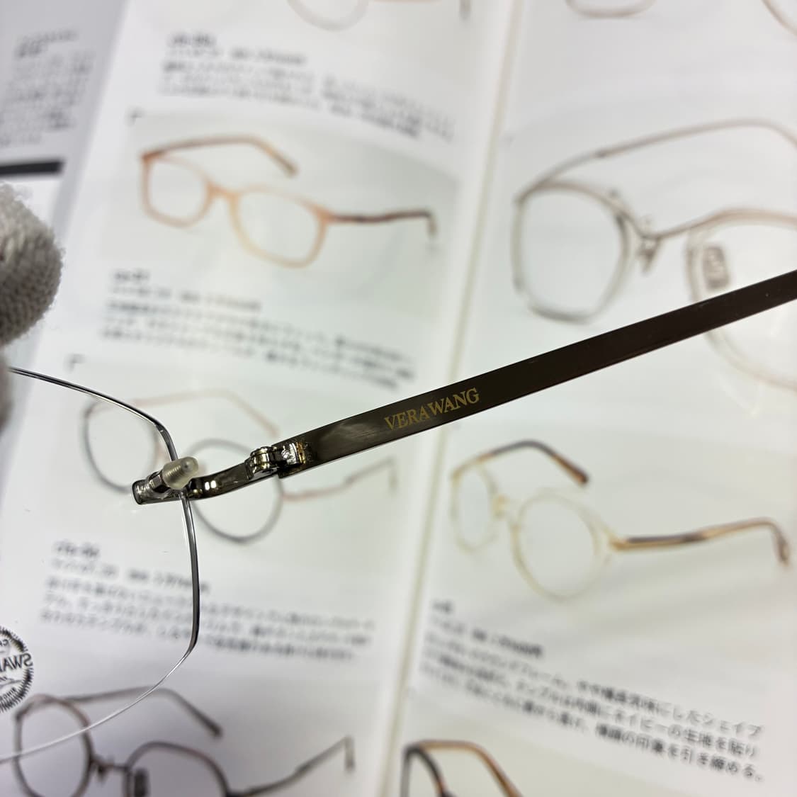 VERA WANG 베라왕 스와로브스키 무테 티타늄 실버 안경 상품이미지5