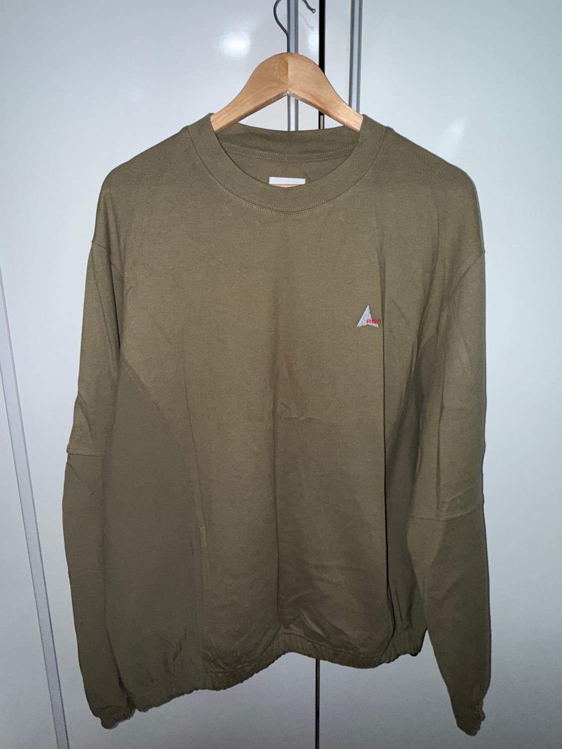 ROA Paneled Crewneck 상품이미지1