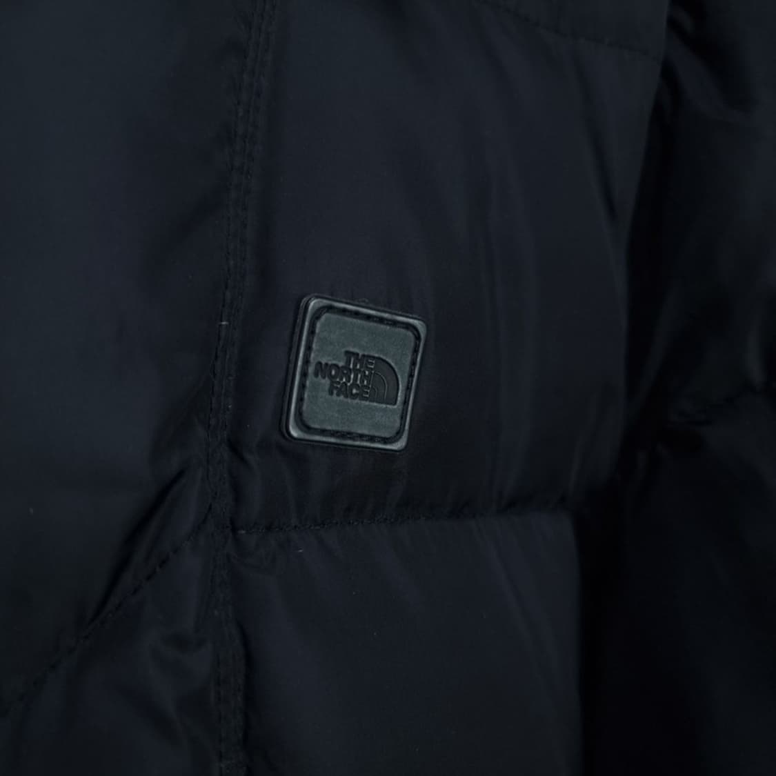 [노스페이스] 구스다운 후드 롱 패딩 블랙 M17678 상품이미지7