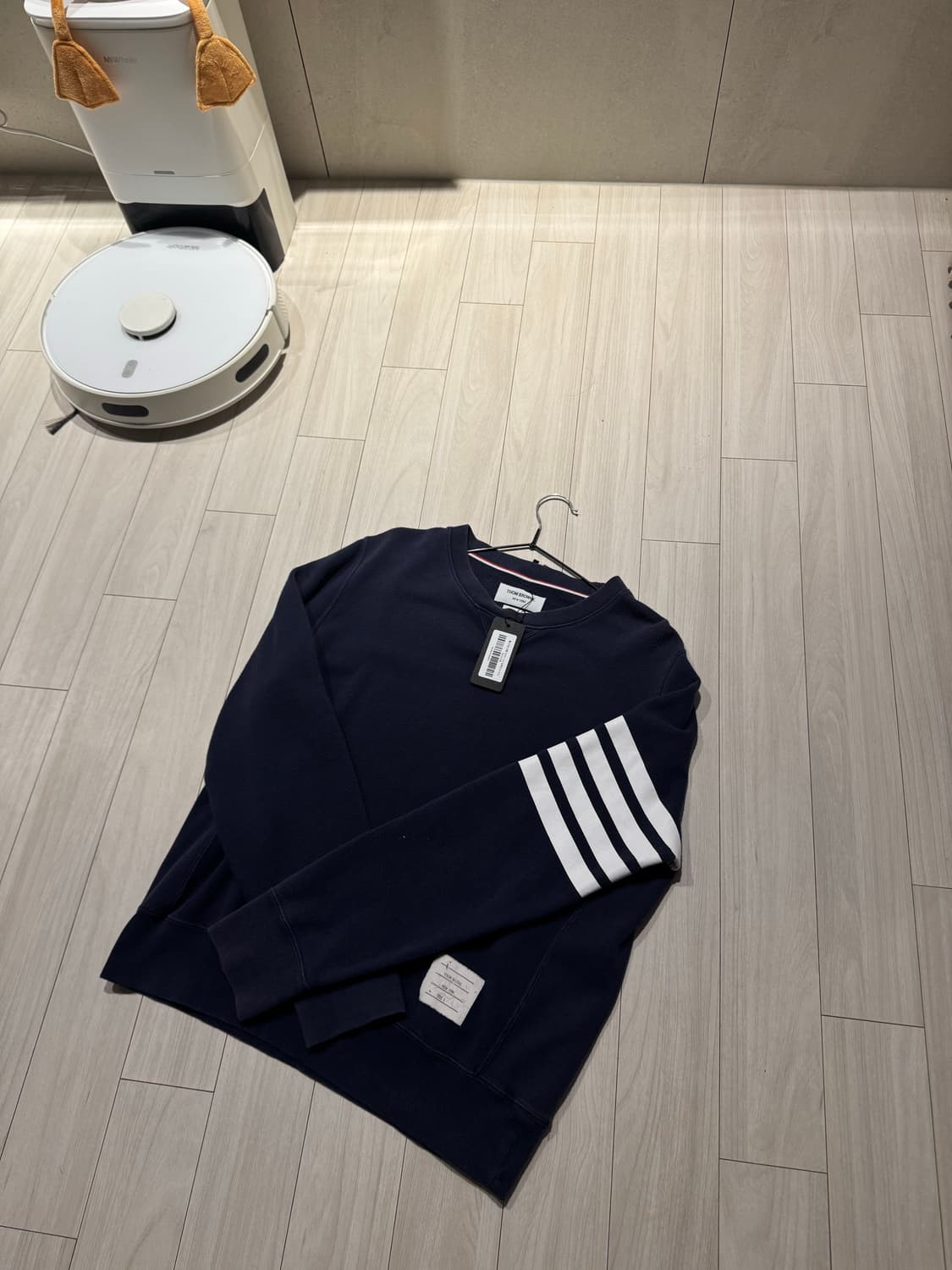 [정품] 톰브라운 사선 네이비 맨투맨 2사 상품이미지1