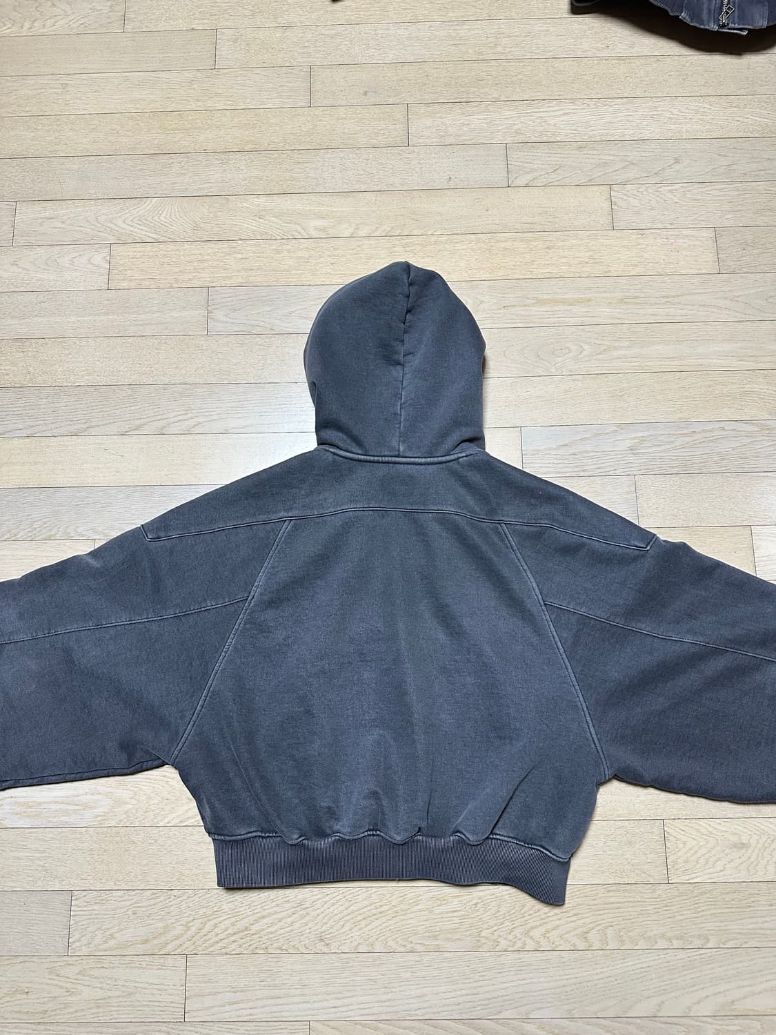 아조바이아조 피그먼트 크롭 후드집업 상품이미지5