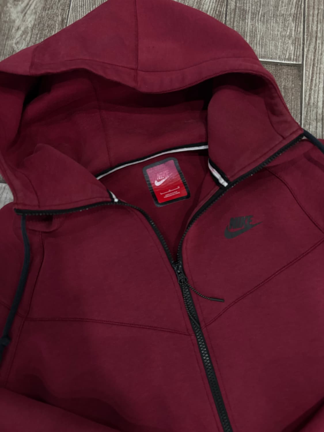 나이키 테크팩 후드집업 버건디 라이즈 소희 상품이미지2