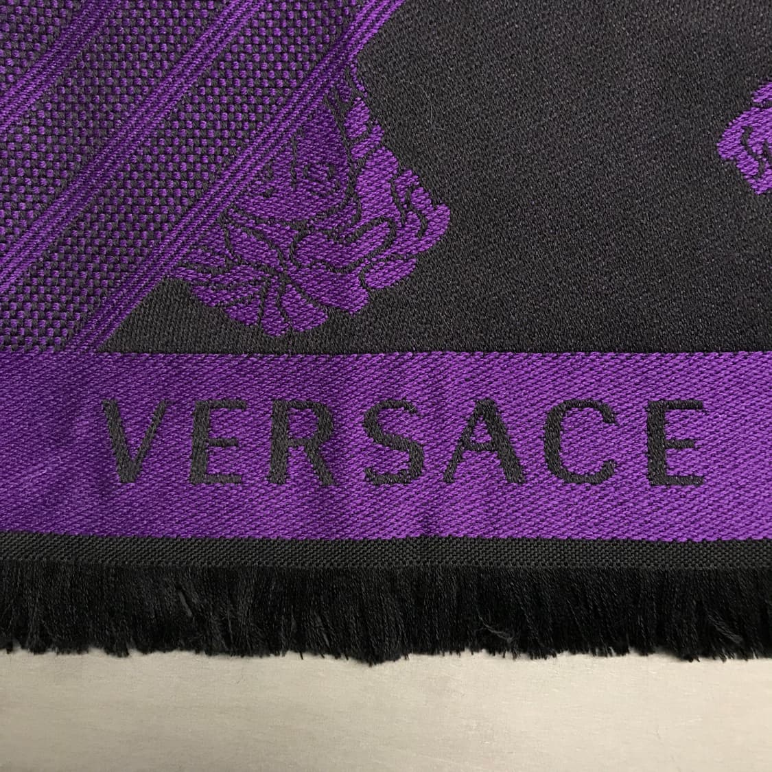 베르사체 메두사 머플러 퍼플 상품이미지6