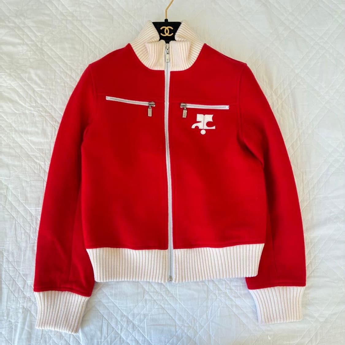 꾸레쥬 레드 니트집업 상품이미지1