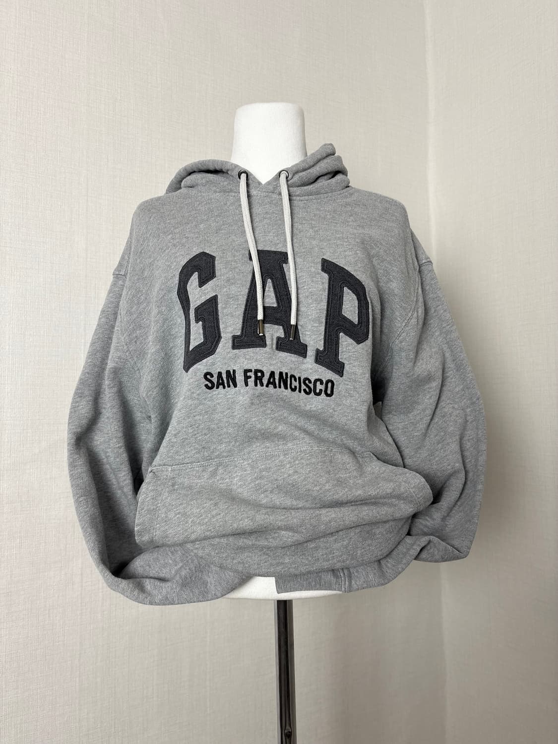 갭 그레이 후드티 상품이미지1