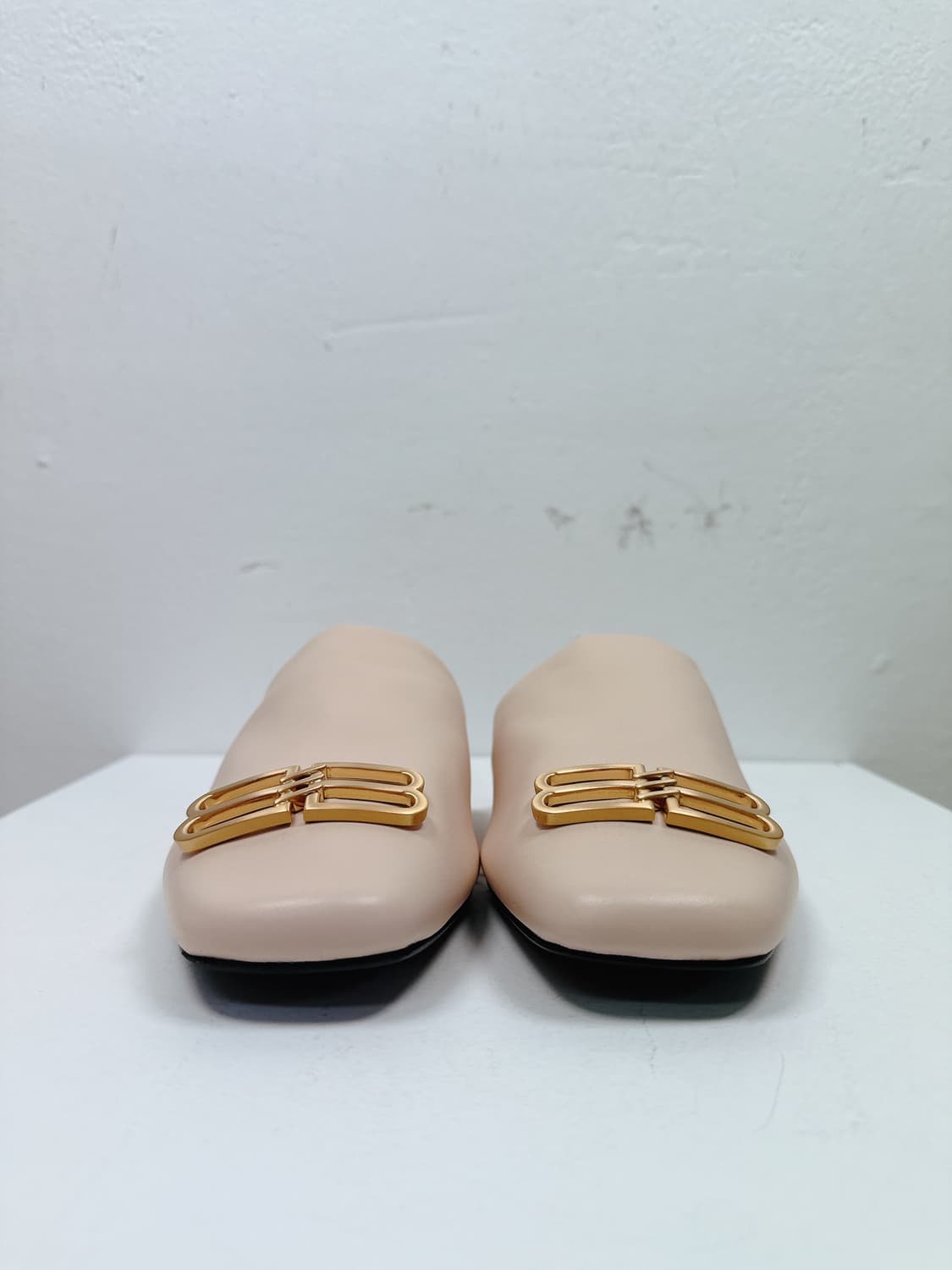 (정품/새상품) BALENCIAGA 발렌시아가 여성 샌드 코지 레더 뮬 상품이미지2
