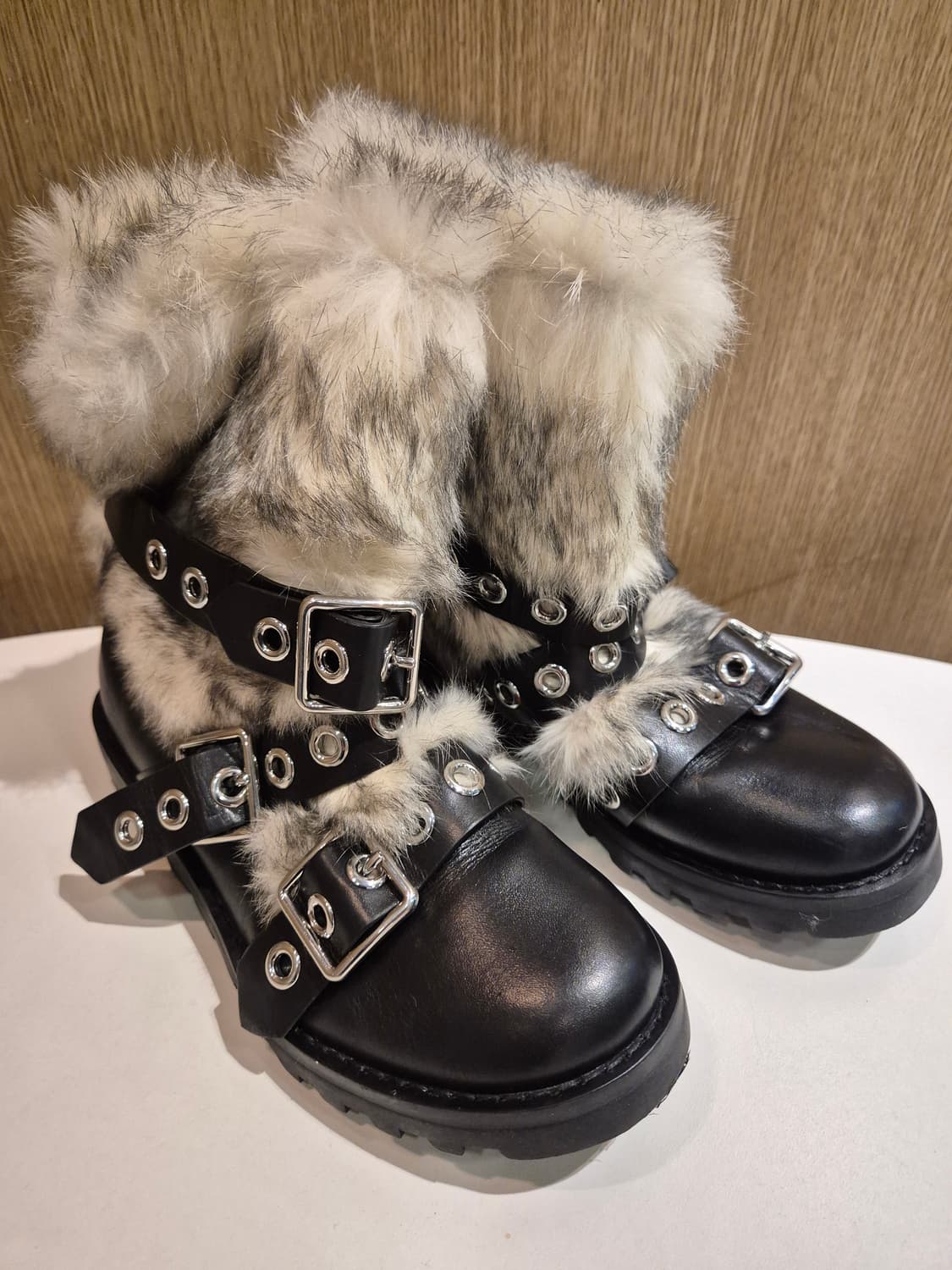 마크 바이 마크 제이콥스 여성용 프로스트 블랙 가죽 숏 겨울 부츠 36 상품이미지2