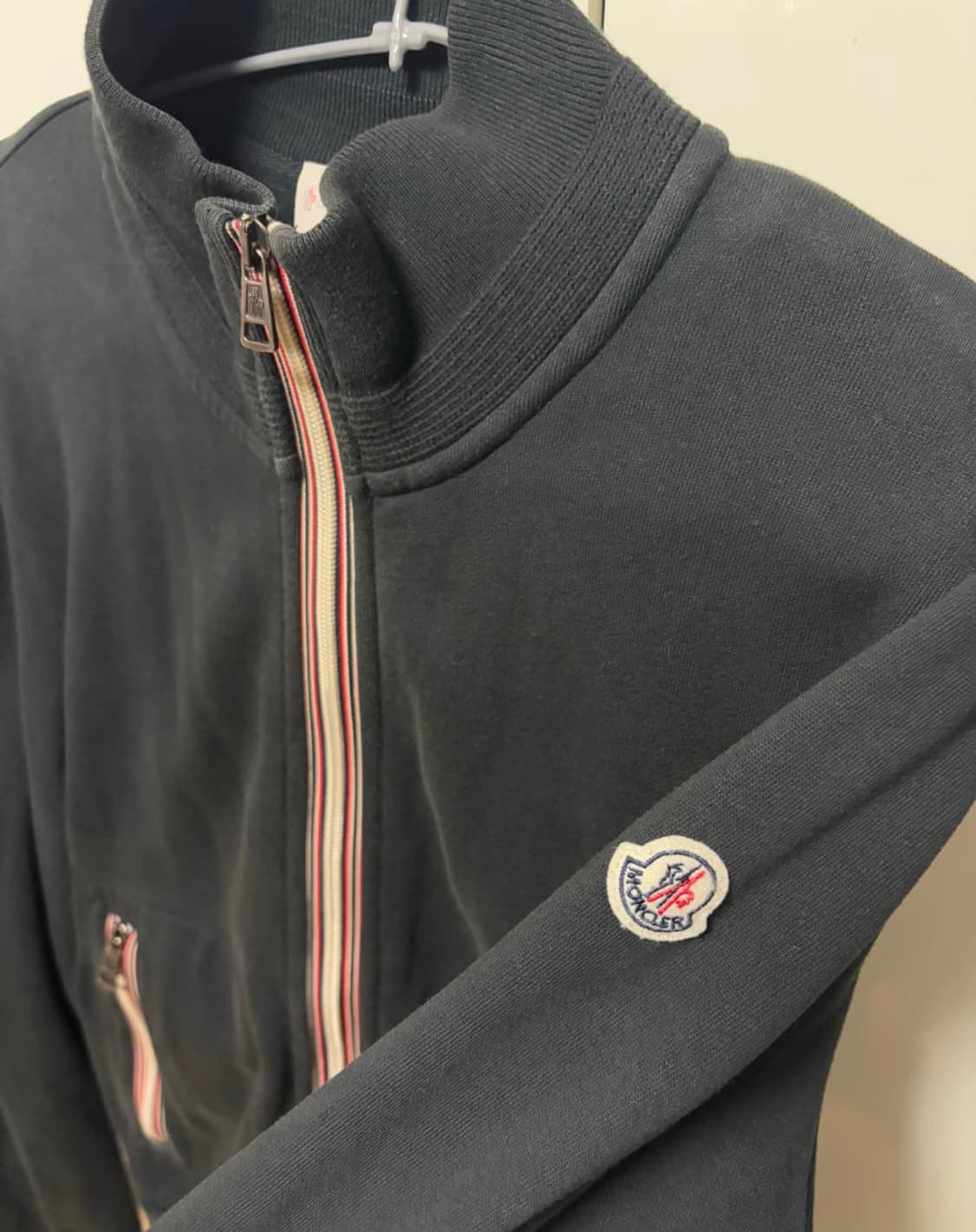 [정품] 몽클레어 스트라이프 네이비 집업 자켓 S  상품이미지1