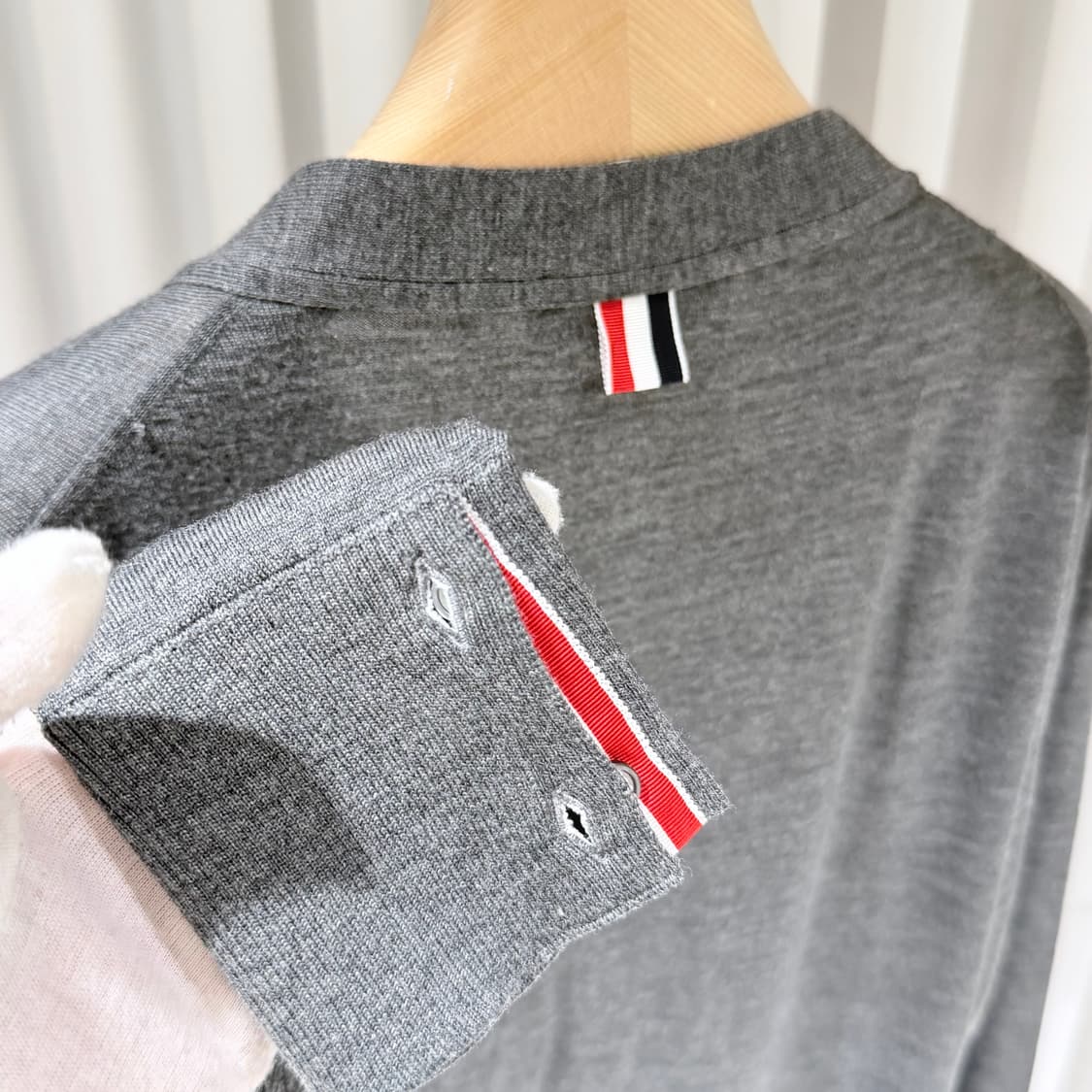 3 / 톰브라운 사선완장 메리노울 그레이 가디건 상품이미지5