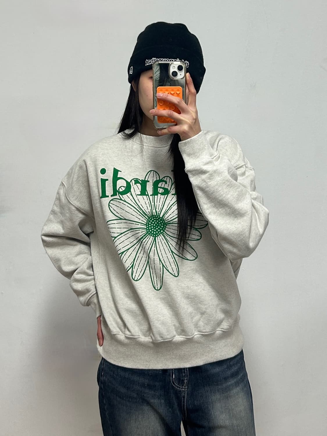 마르디 메크르디 빅로고 맨투맨 스웻셔츠 그레이 상품이미지1