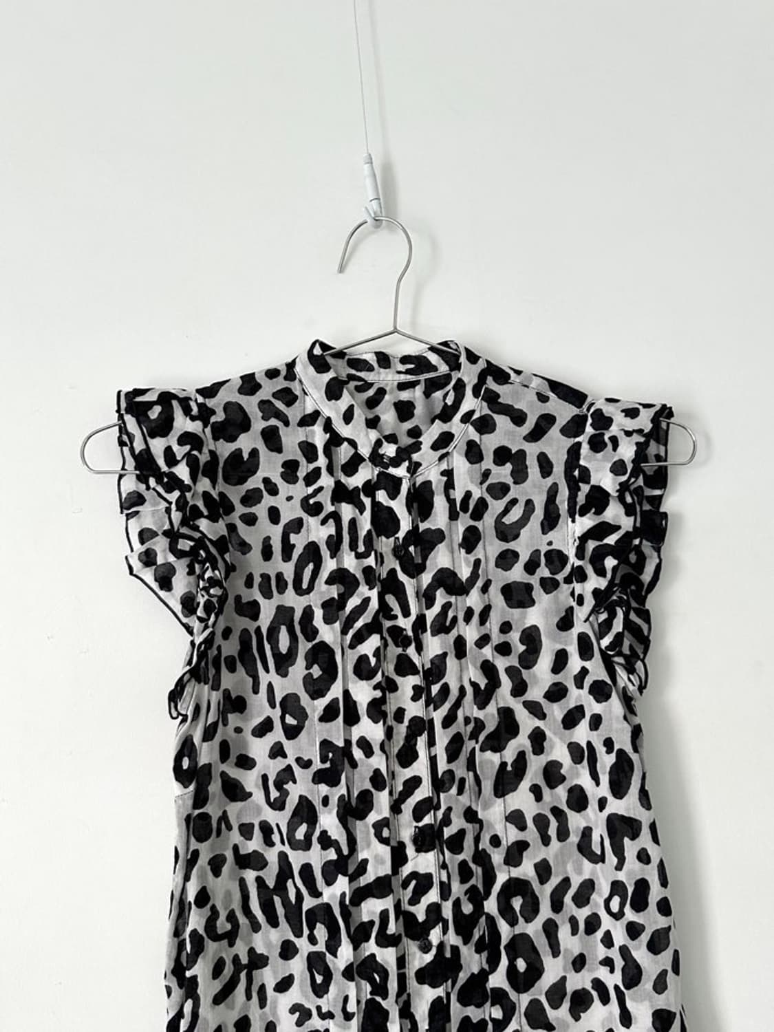 Leopard ruffle blouse / black & white 상품이미지5