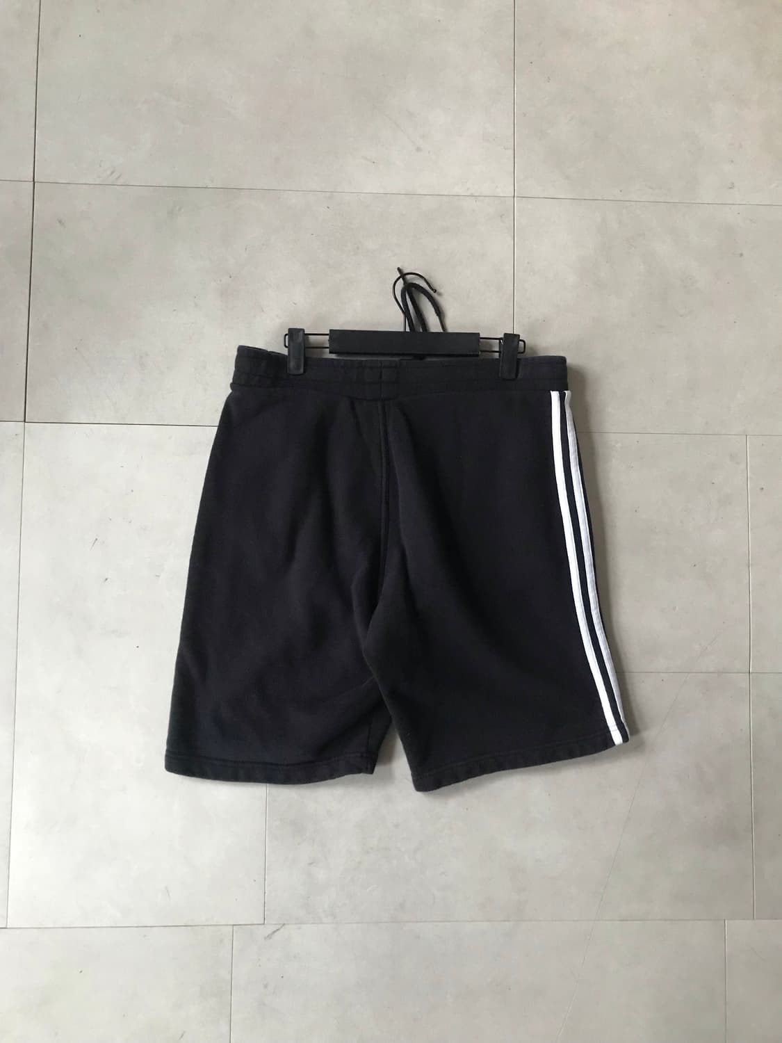 아디다스 블랙 삼선 하프팬츠 상품이미지6