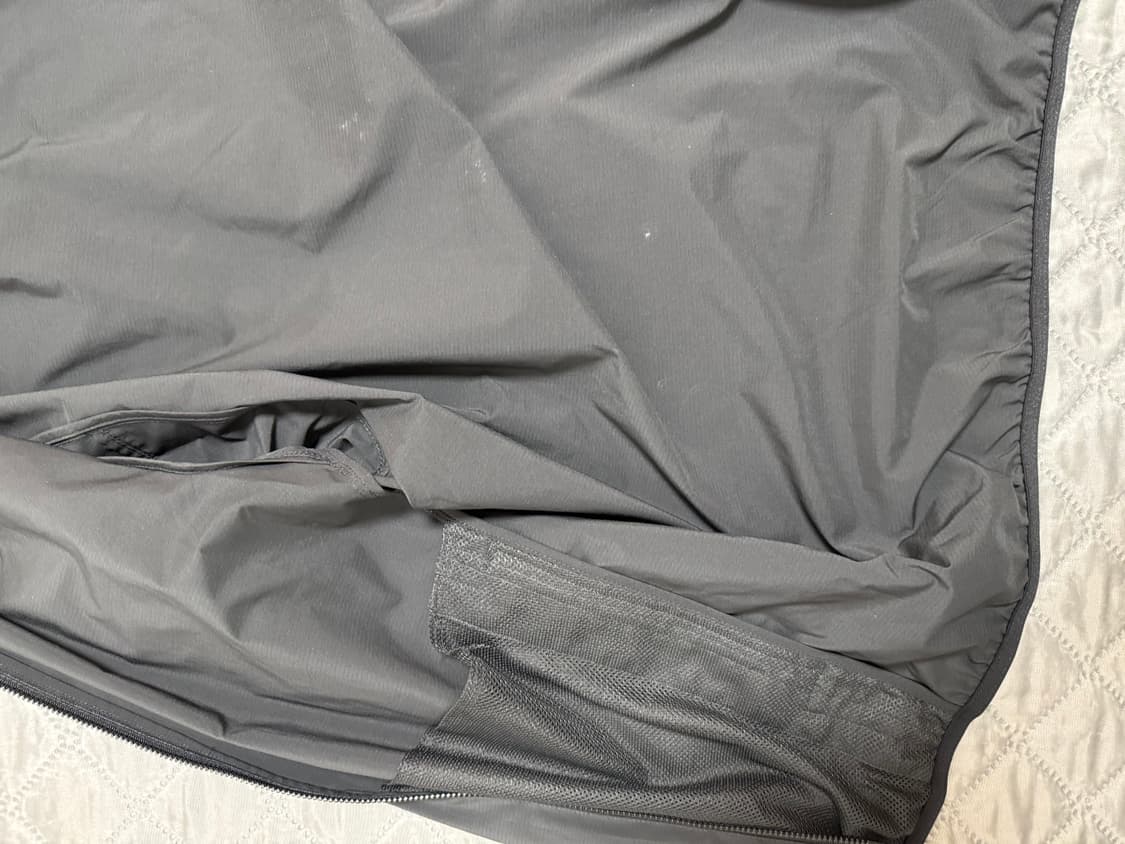 유니클로 블랙 바람막이 상품이미지5