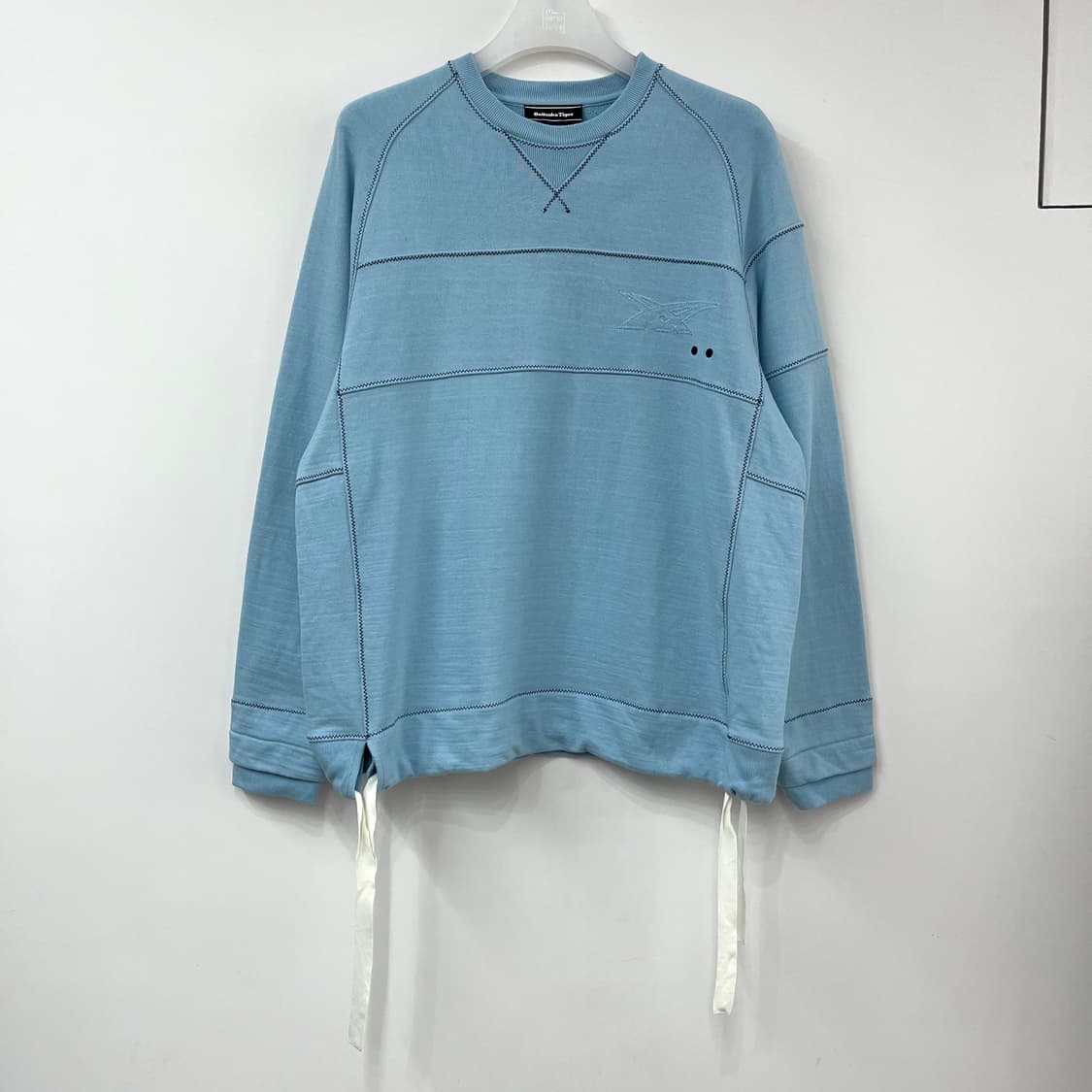 (유일매물) 오니츠카타이거 자수로고 하늘색 맨투맨 상품이미지2