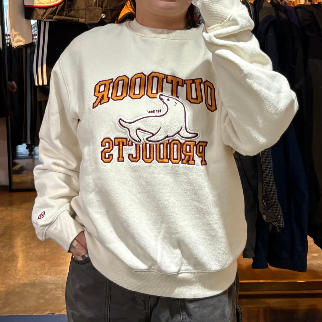 아웃도어 프로덕츠 맨투맨 상품이미지1