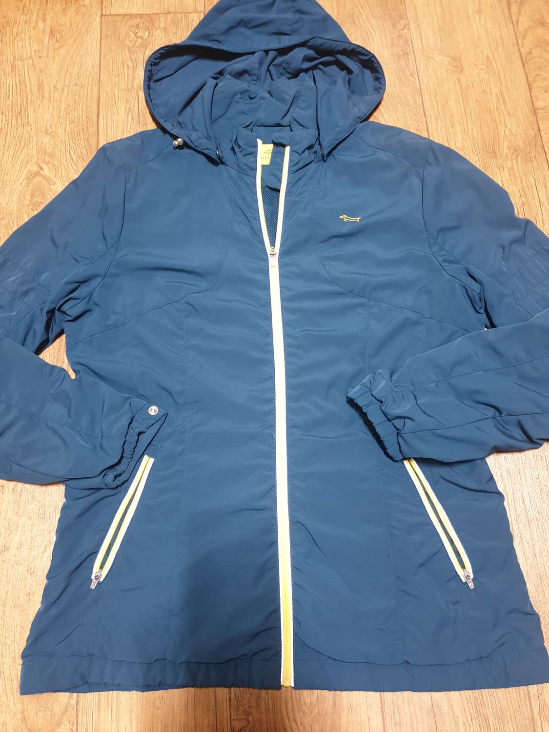 1025 루이까스텔 골프 바람막이 95 사이즈입니다 상품이미지2