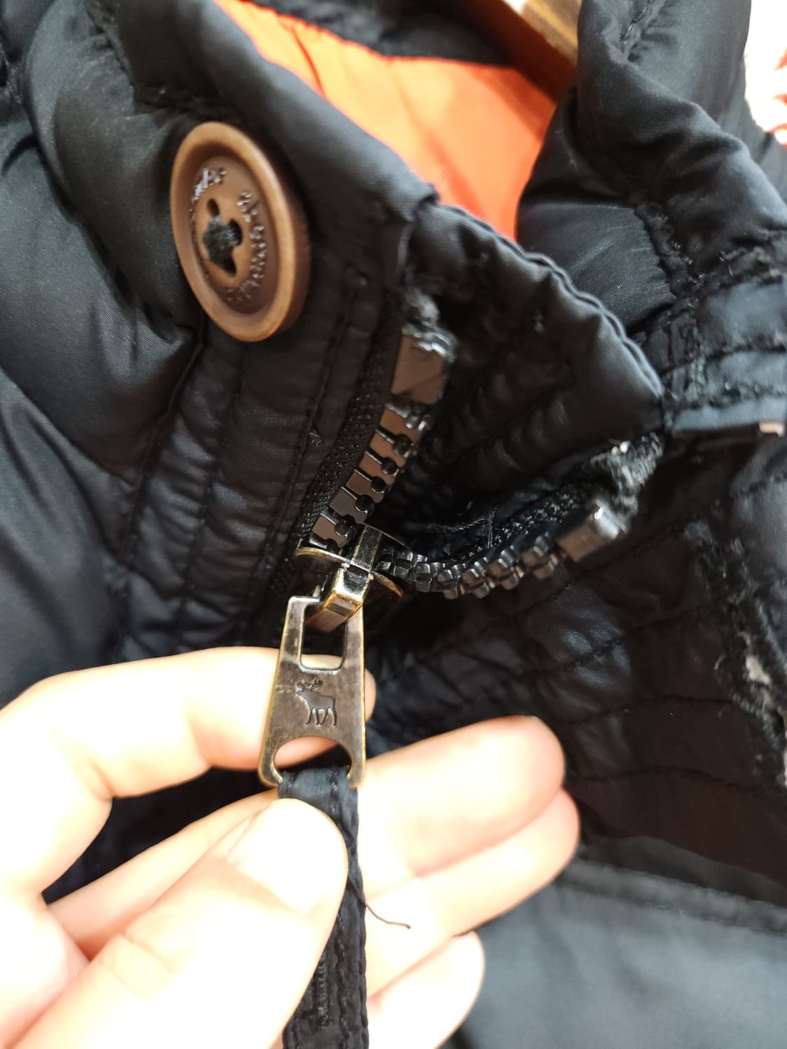 아베크롬비 캠쉘 오리털 패딩조끼

 상품이미지3