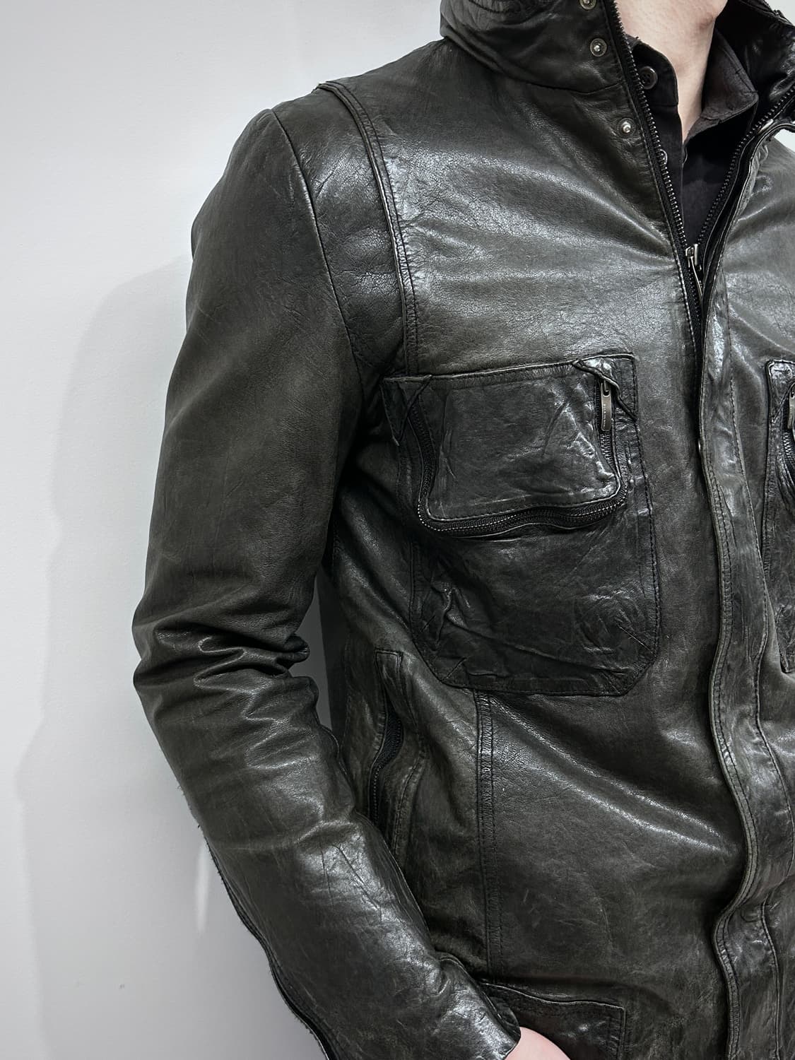 솔리드 옴므 3D 더블 포켓 레더 자켓 (히든 후디) 상품이미지2