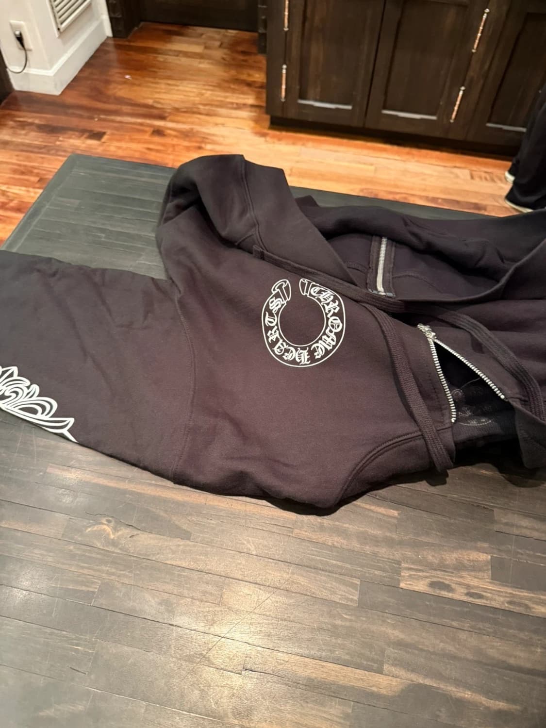 크롬하츠 홀스슈 플로랄 헤비웨이트 집업 후드 블랙 상품이미지1