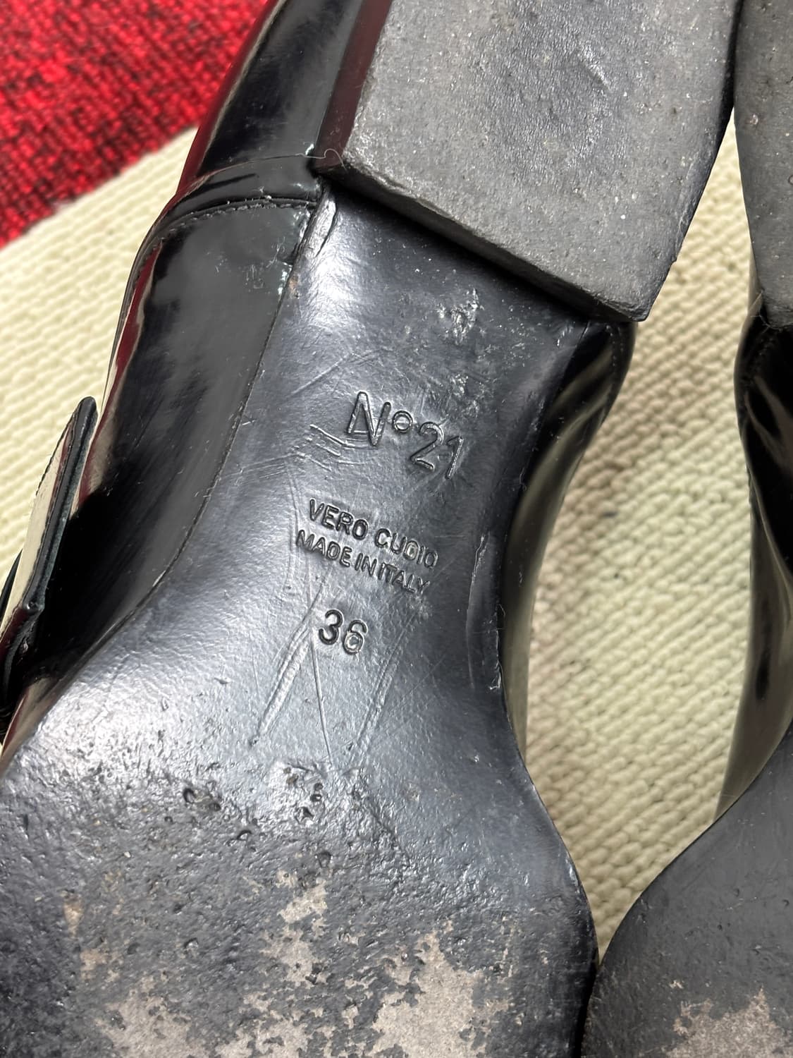 N21 Crystal-Studded Pointed Buckle Loafe 상품이미지8