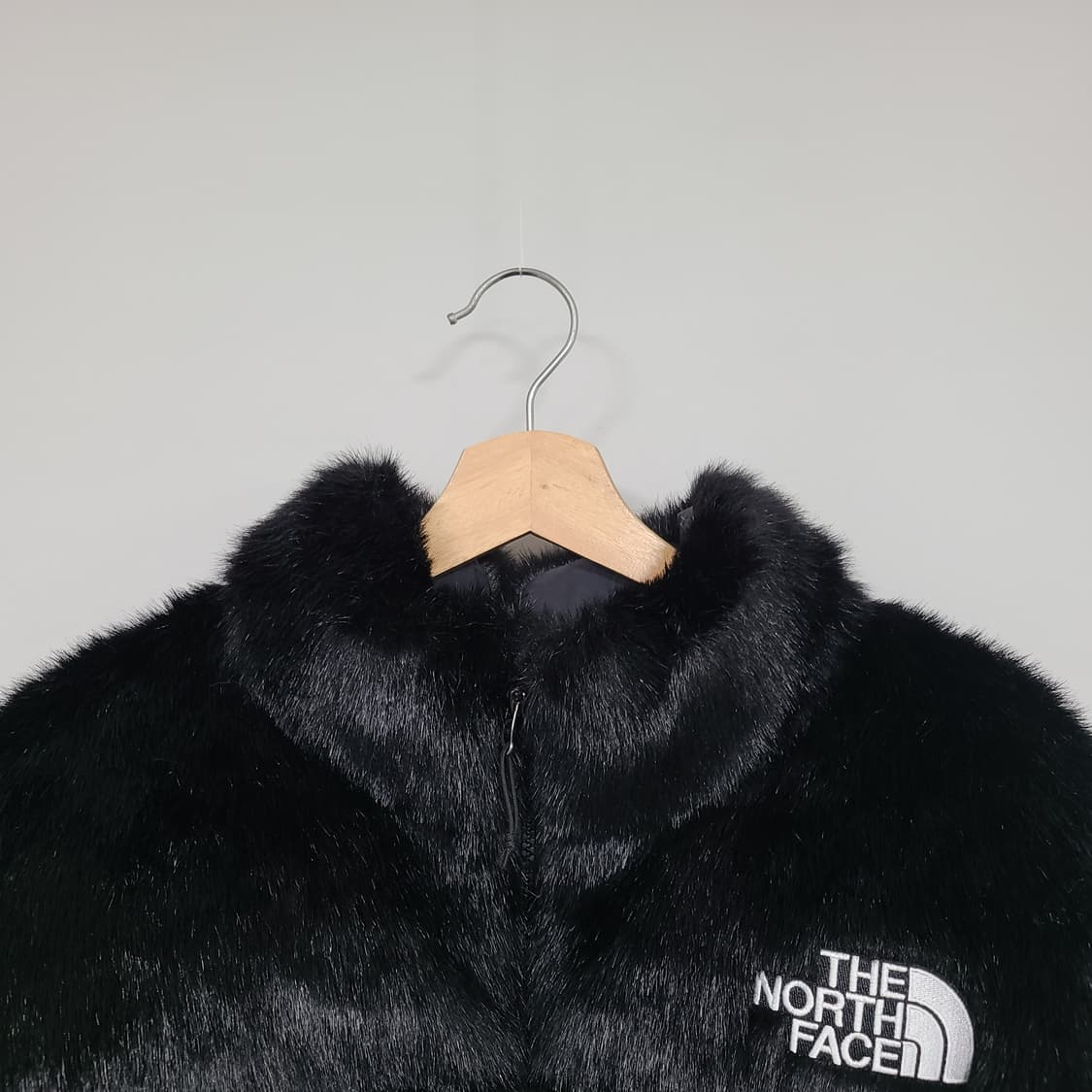 슈프림 x 노스페이스 남성 포우 퍼 눕시 자켓 블랙 XL 상품이미지2