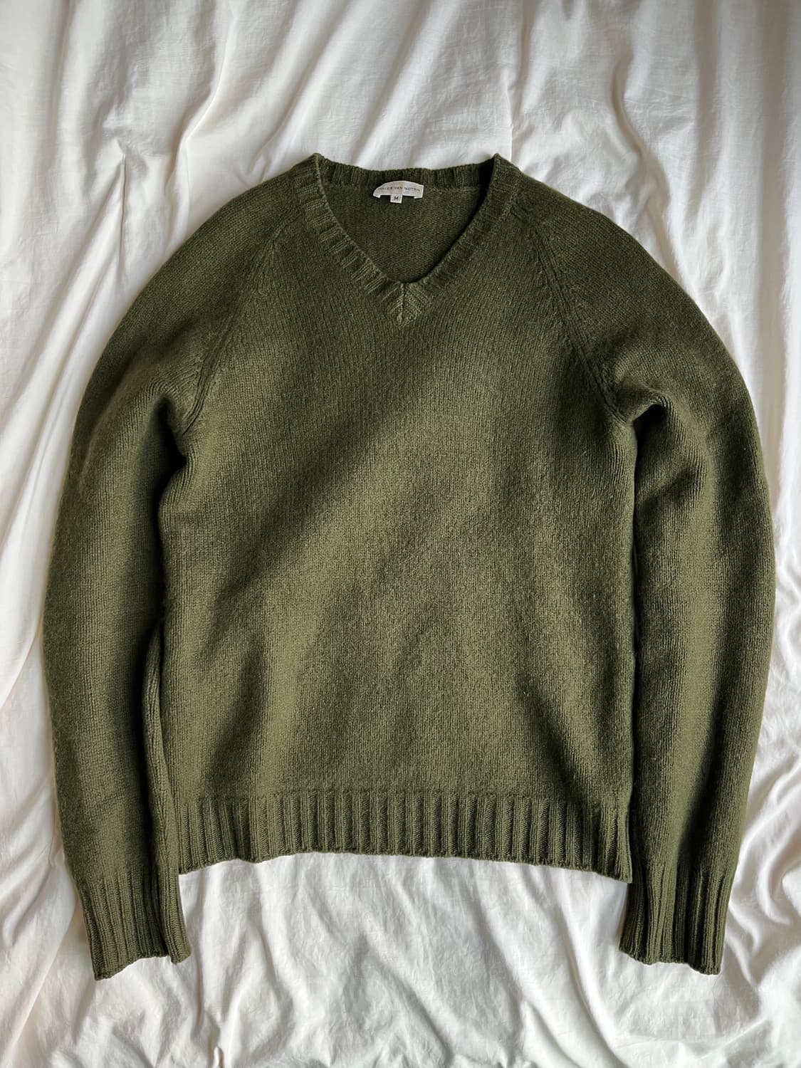 드리스반노튼 니트 상품이미지1