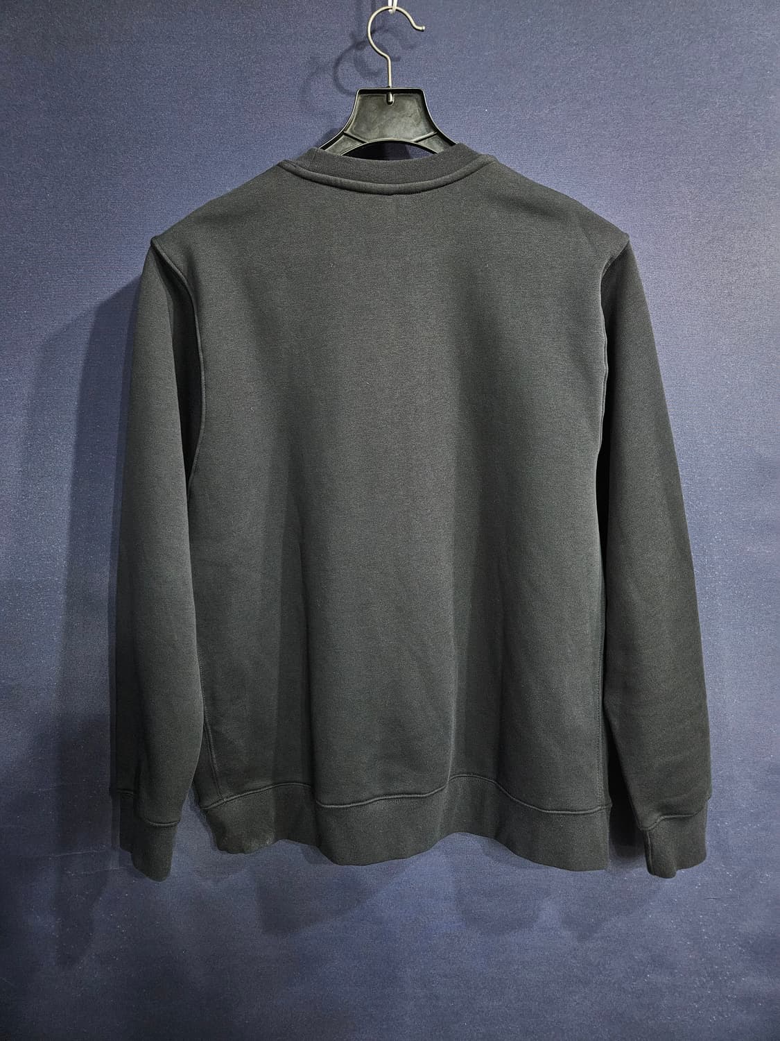 나이키 자수 블랙컬러 남성 105 기모 맨투맨  상품이미지2