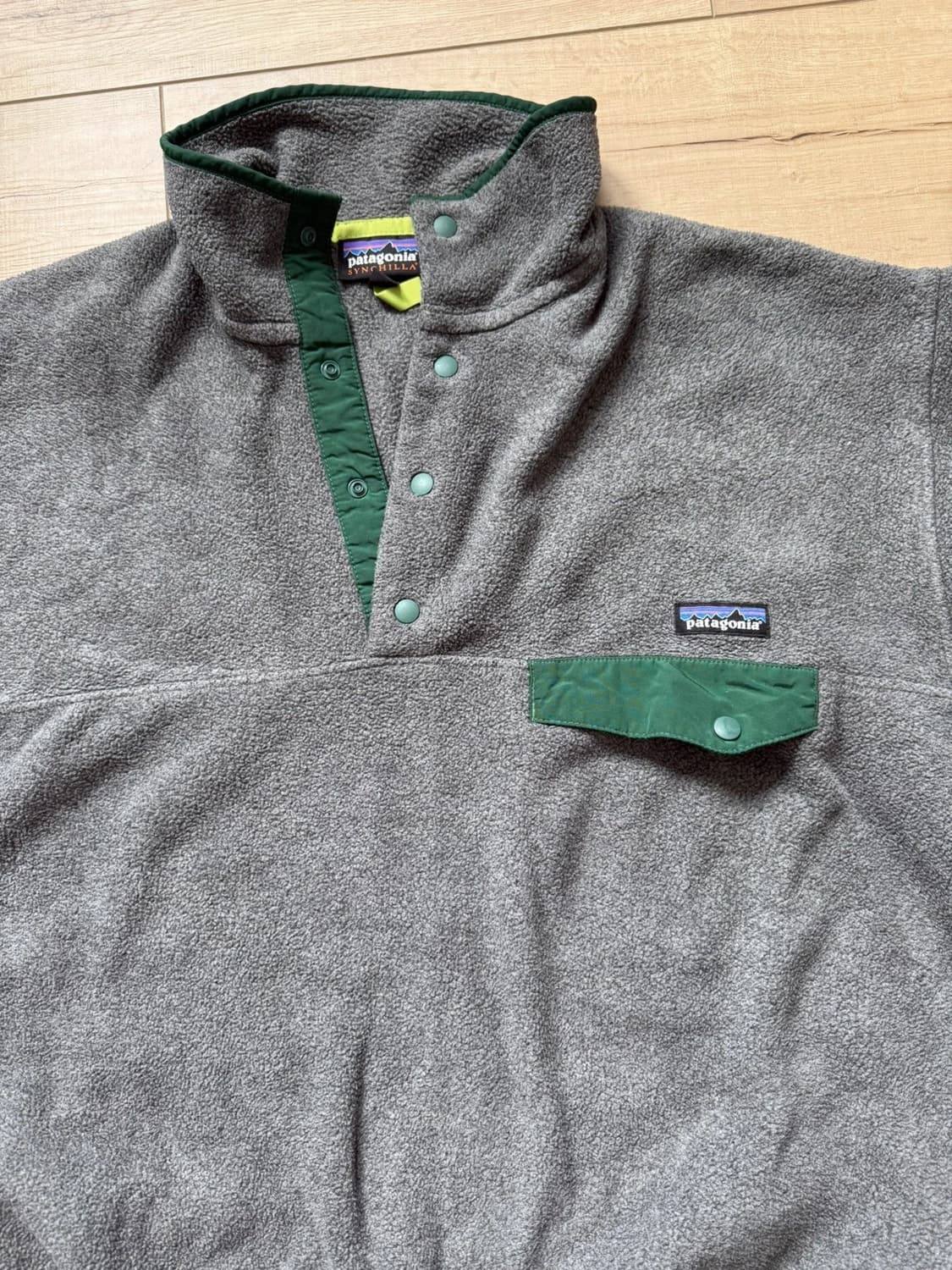 10s 파타고니아 신칠라 스냅-T 그레이 그린 상품이미지2