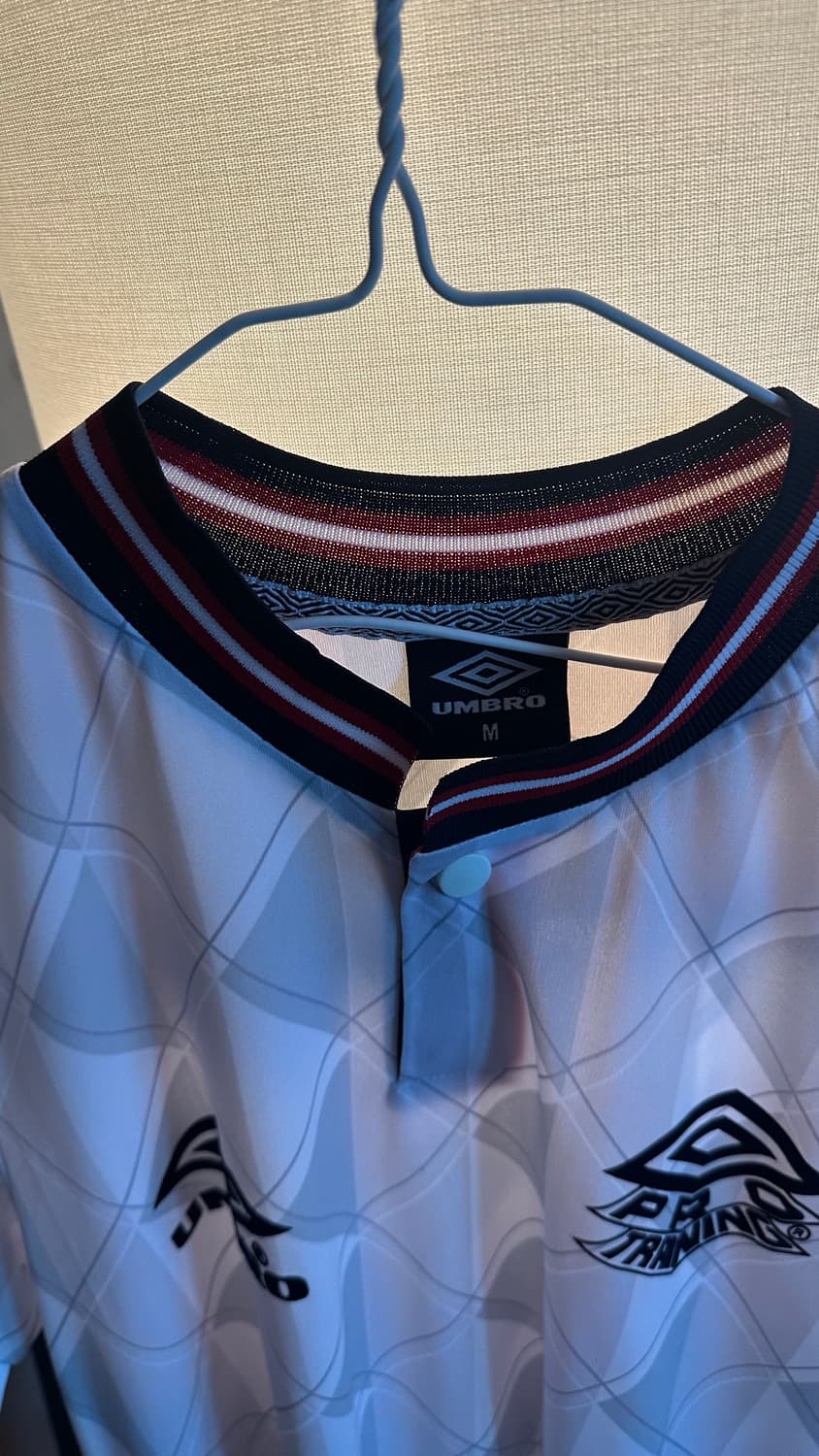 엄브로X에리즈 축구저지  상품이미지3