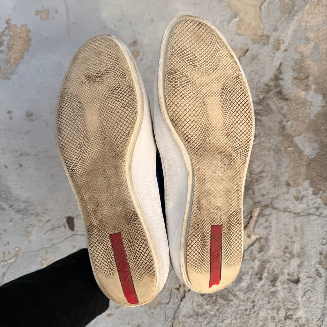 PRADA NAVY SNEAKERS  상품이미지5