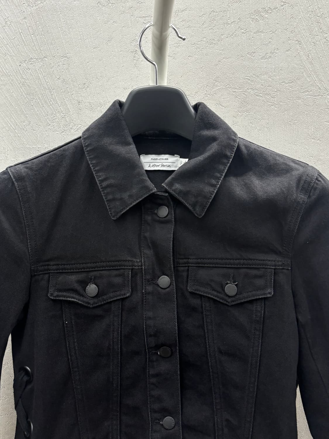 앤아더스토리즈 블랙 데님 자켓 US 4 사이즈 상품이미지3