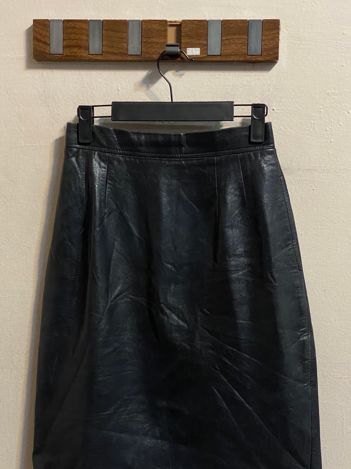 끌로에 블랙 레더 스커트 상품이미지1