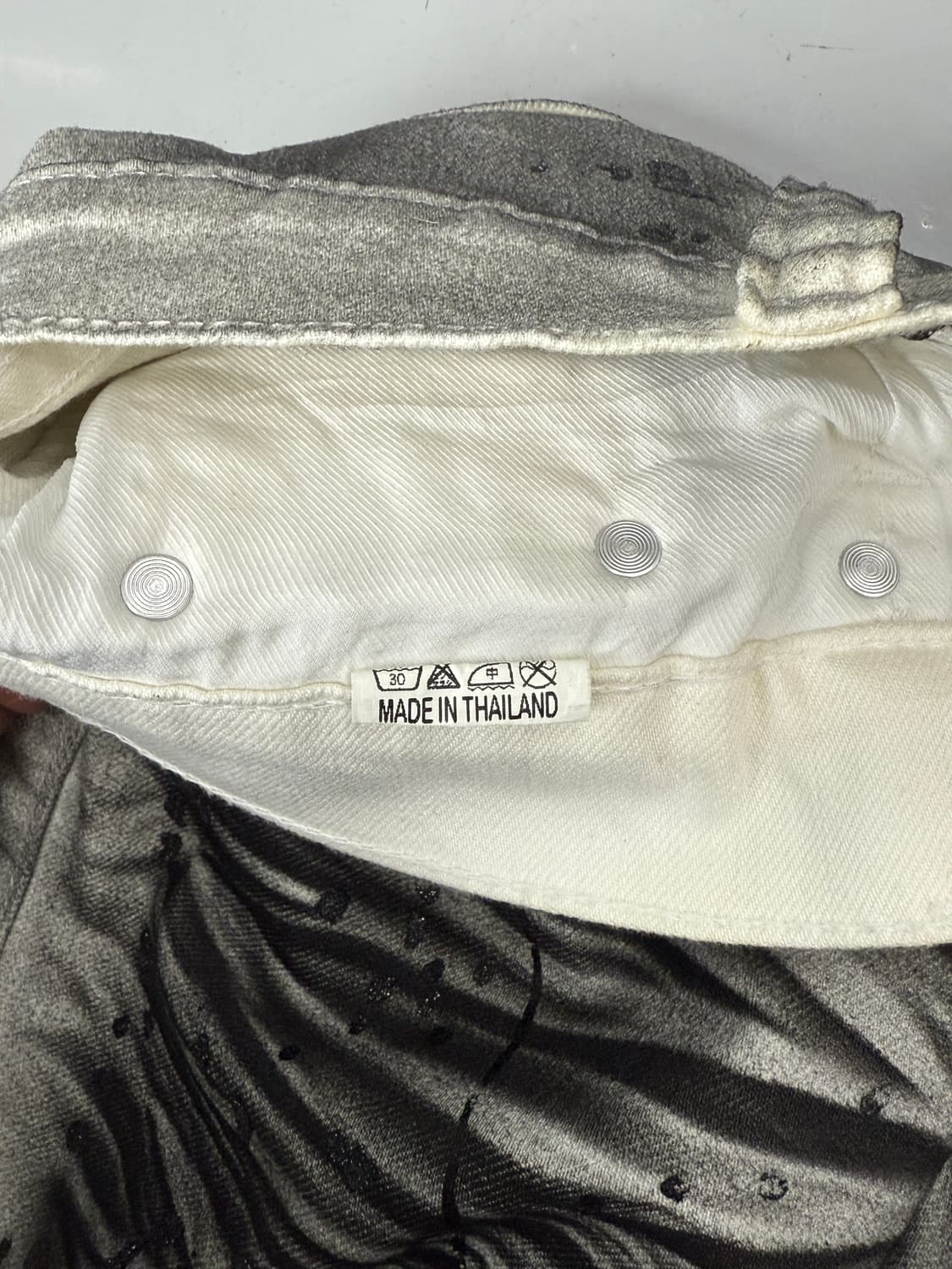 KHI Spray Painting Wrinkle Denim 상품이미지5