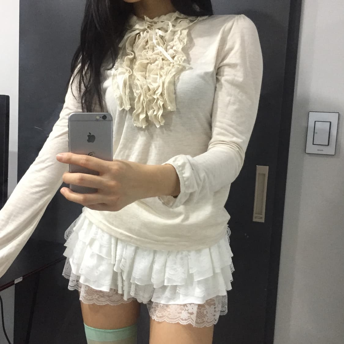 nerveux femme 히메갸루 프릴 레이스 긴팔티 상품이미지3