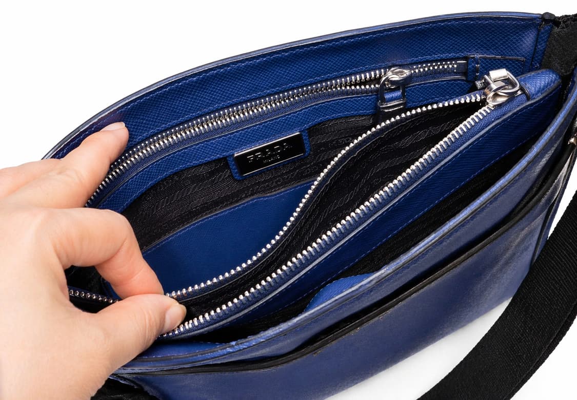 프라다 블루 사피아노 레더 크로스백 상품이미지5
