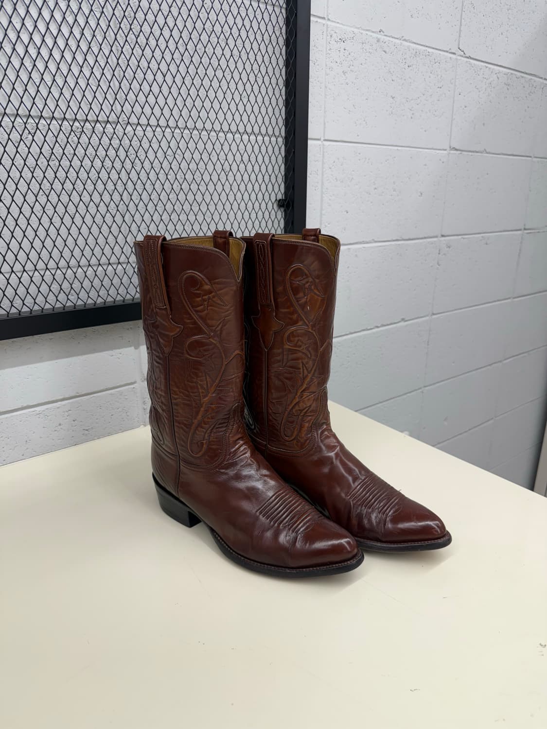 Lucchese Classics Chocolate Cowhide 9EE 상품이미지1