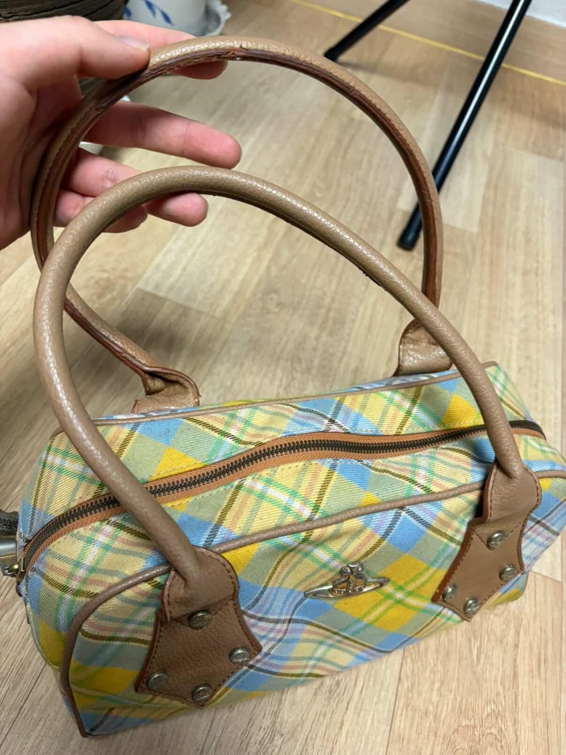 비비안 웨스트우드 체크 숄더백 가방 상품이미지3