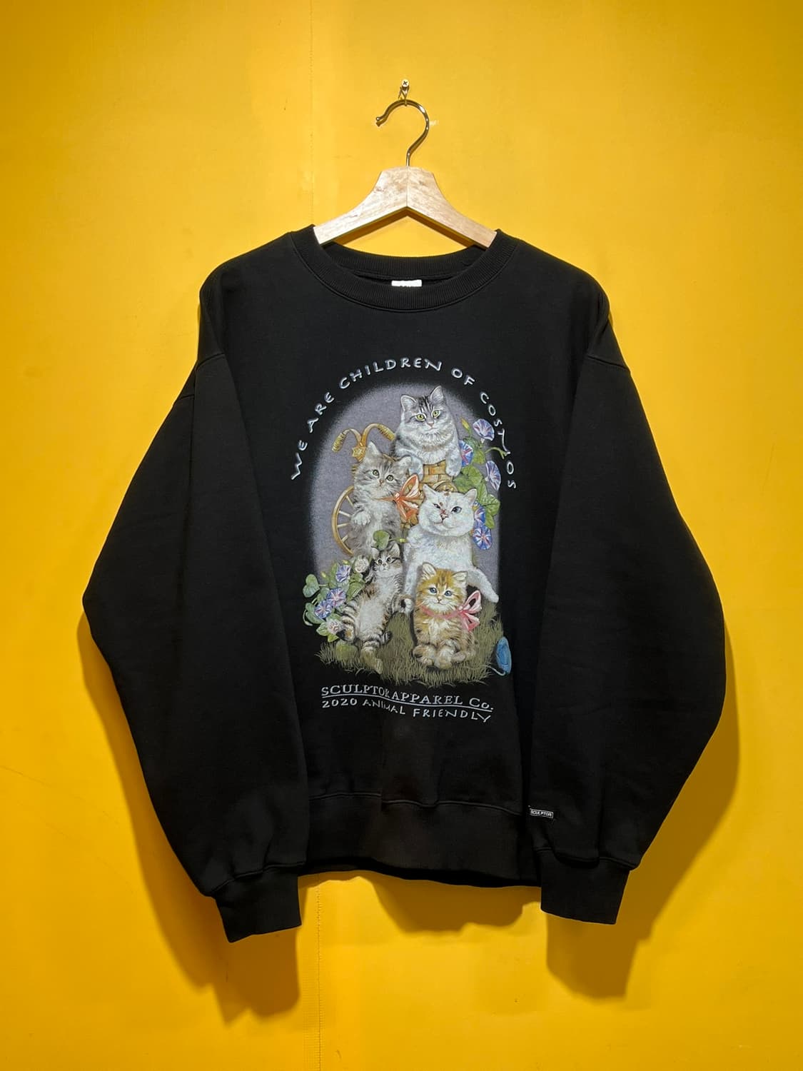 [M] 스컬프터 고양이 그래픽 스웻셔츠 블랙 프린트 맨투맨 블랙 상품이미지1