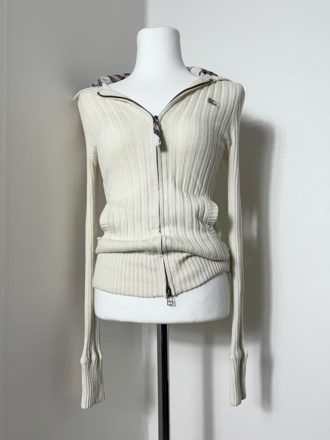 버버리 바닐라 니트집업 상품이미지2