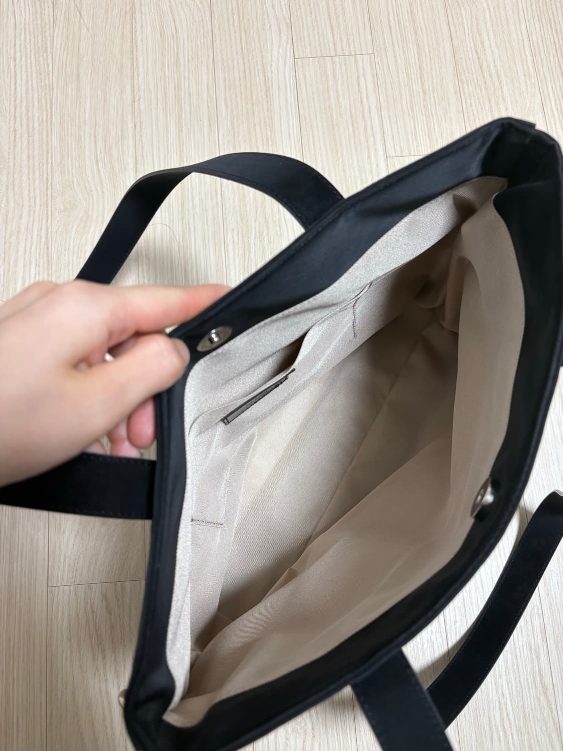 크리스틴프로젝트 더블 벨트 숄더 미디움백(블랙) 상품이미지4