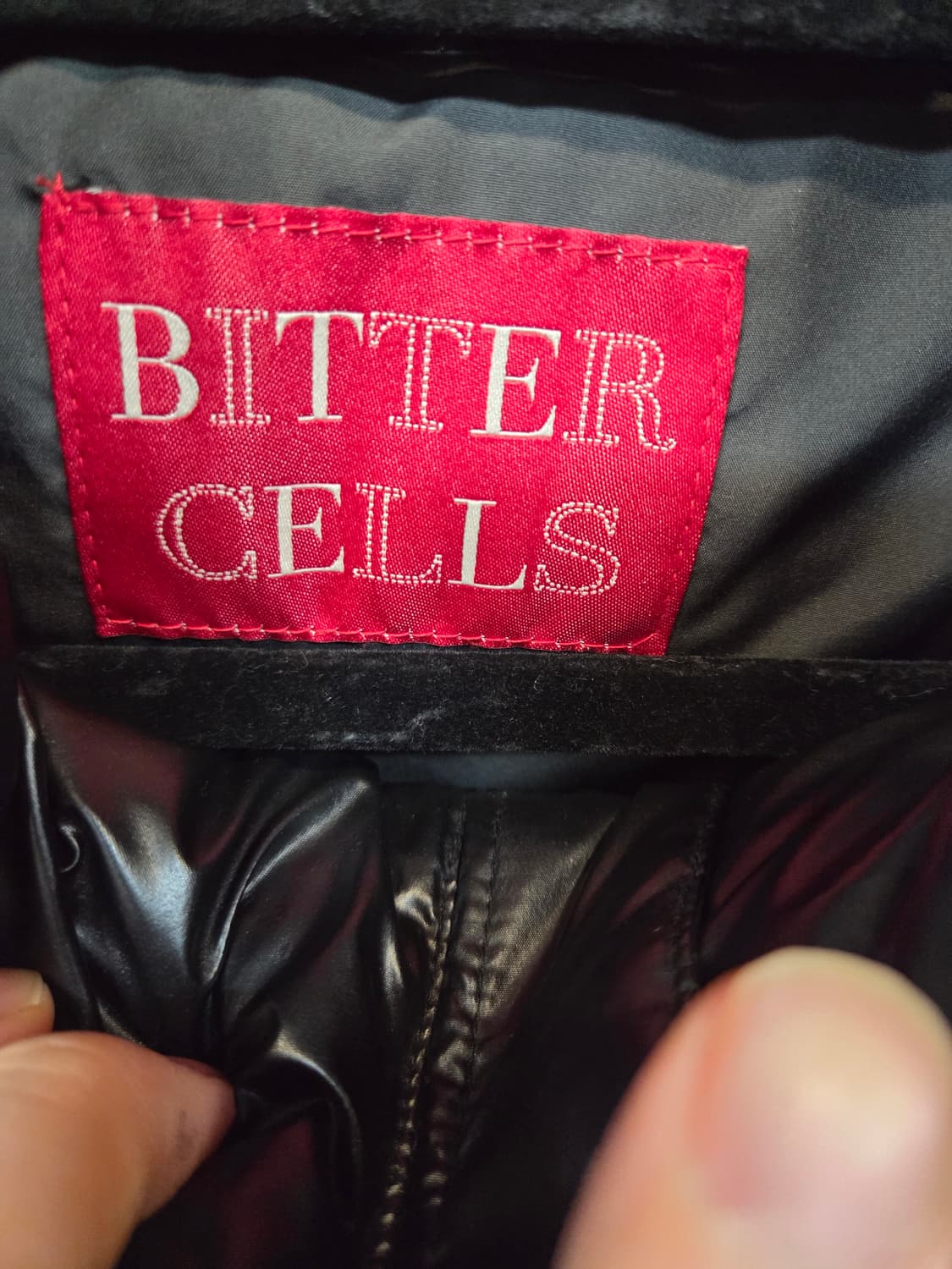 비터셀즈 글로시 푸퍼 투웨이 크롭 패딩 프리 상품이미지3