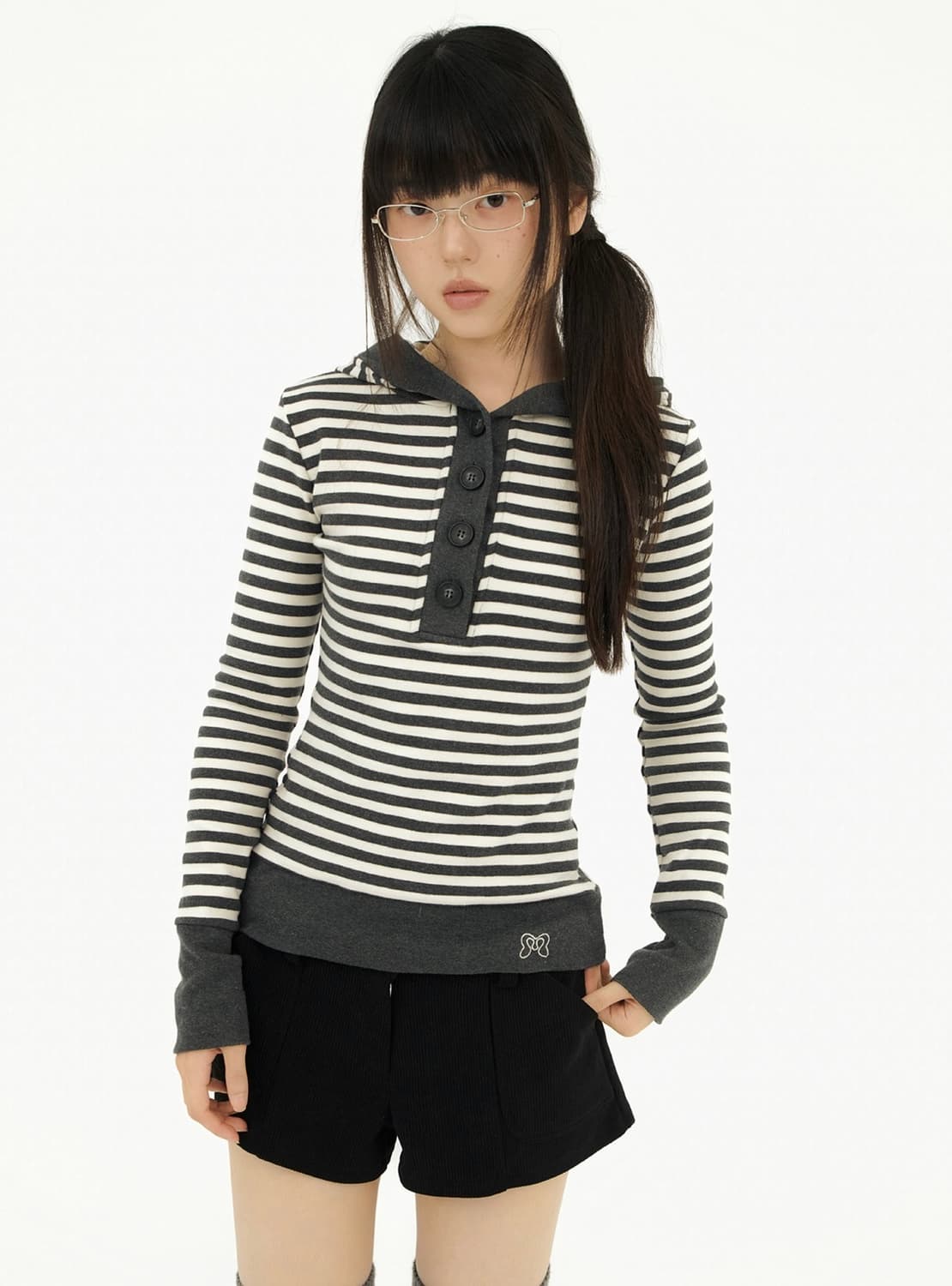 미레코 스트라이프 후디티셔츠 차콜 상품이미지1